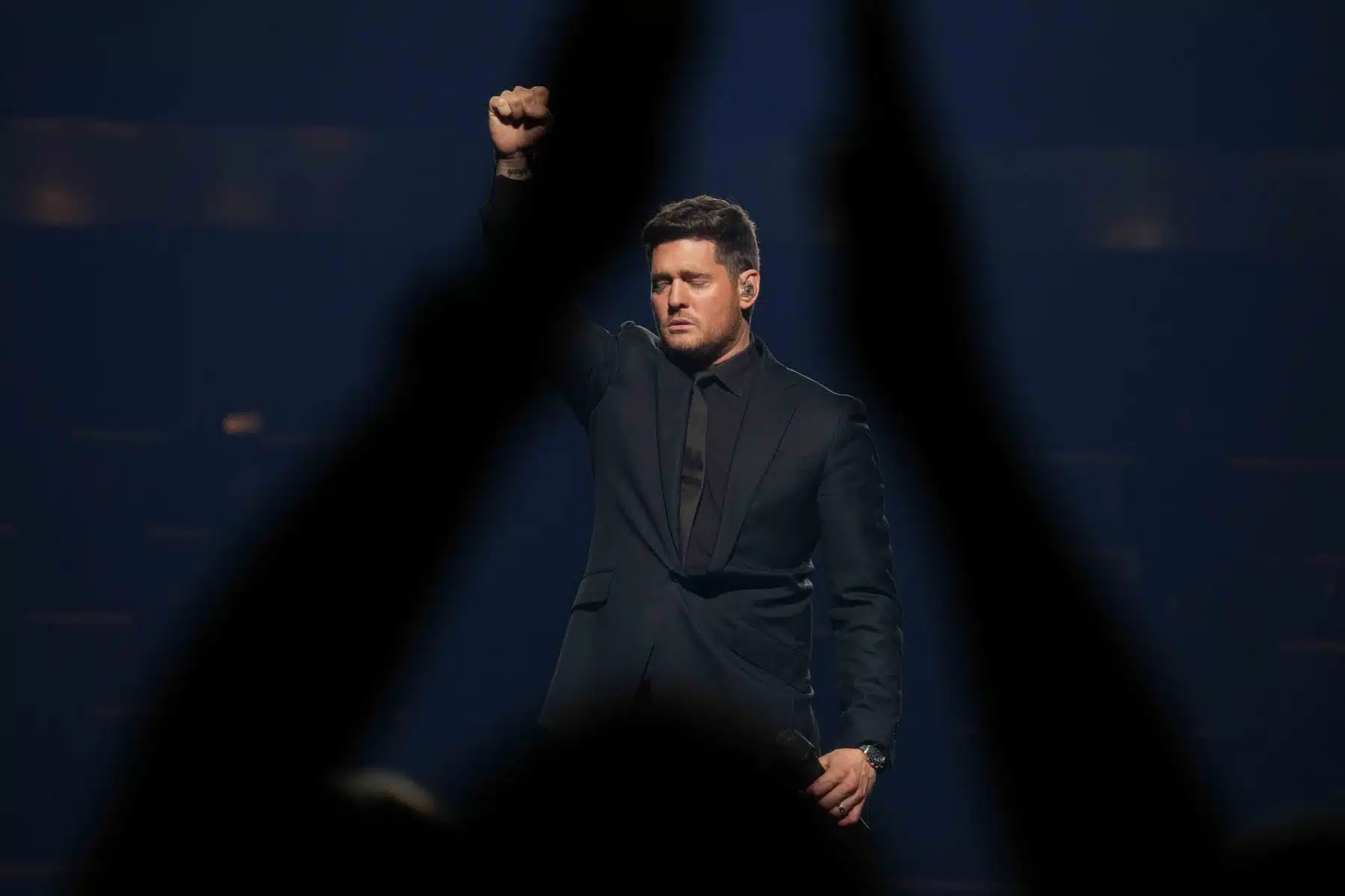 18.03.2023 Michael Bublé präsentierte sein herausragendes Repertoire in der SAP Arena Mannheim.
Foto © by Boris Korpak/ bokopictures 18.03.2023 Michael Bublé präsentierte sein herausragendes Repertoire in der SAP Arena Mannheim.
Foto © by Boris Korpak/ bokopictures