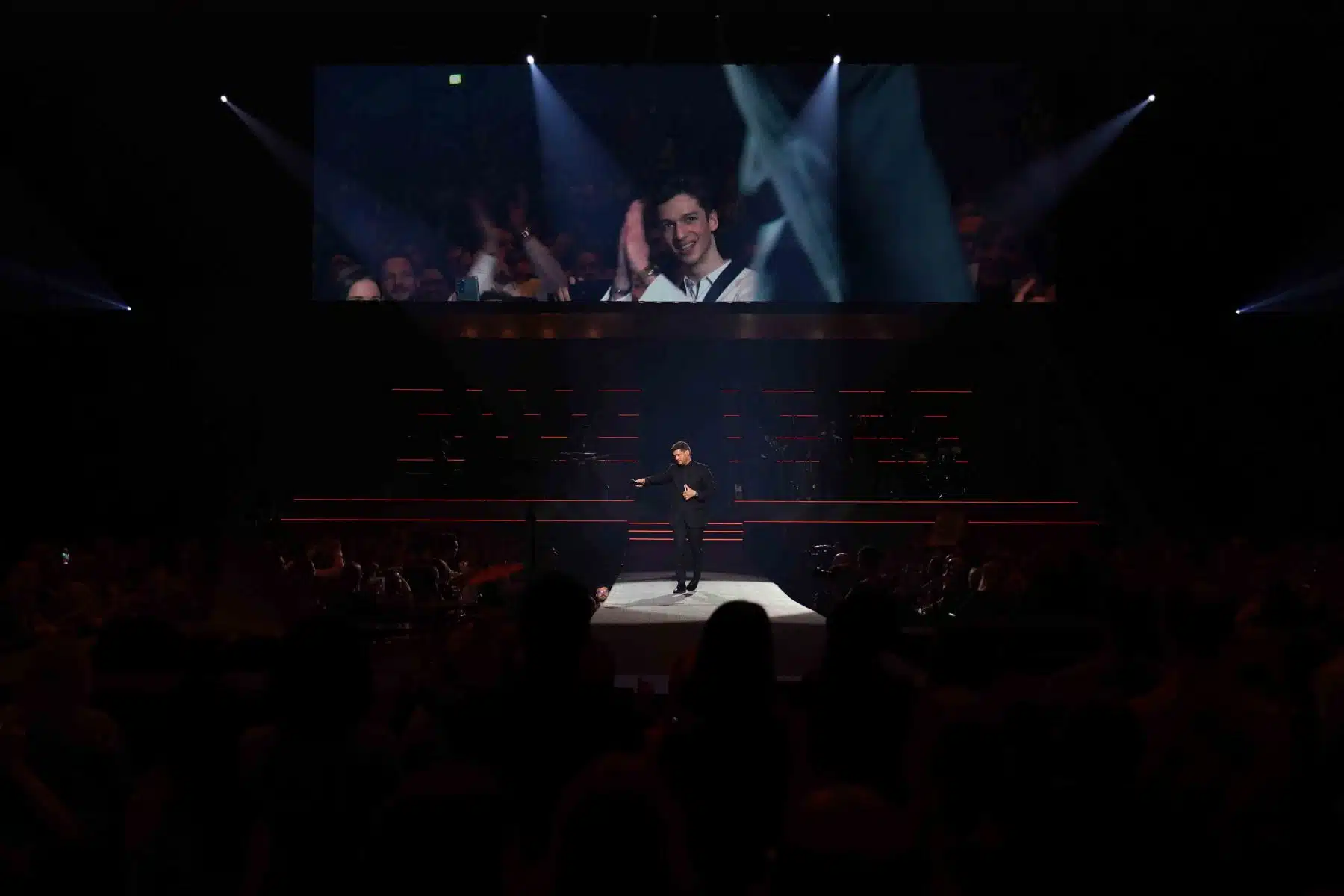 18.03.2023 Michael Bublé präsentierte sein herausragendes Repertoire in der SAP Arena Mannheim.
Foto © by Boris Korpak/ bokopictures 18.03.2023 Michael Bublé präsentierte sein herausragendes Repertoire in der SAP Arena Mannheim.
Foto © by Boris Korpak/ bokopictures