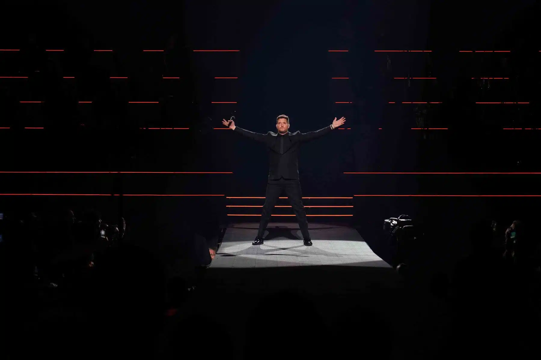 18.03.2023 Michael Bublé präsentierte sein herausragendes Repertoire in der SAP Arena Mannheim.
Foto © by Boris Korpak/ bokopictures 18.03.2023 Michael Bublé präsentierte sein herausragendes Repertoire in der SAP Arena Mannheim.
Foto © by Boris Korpak/ bokopictures