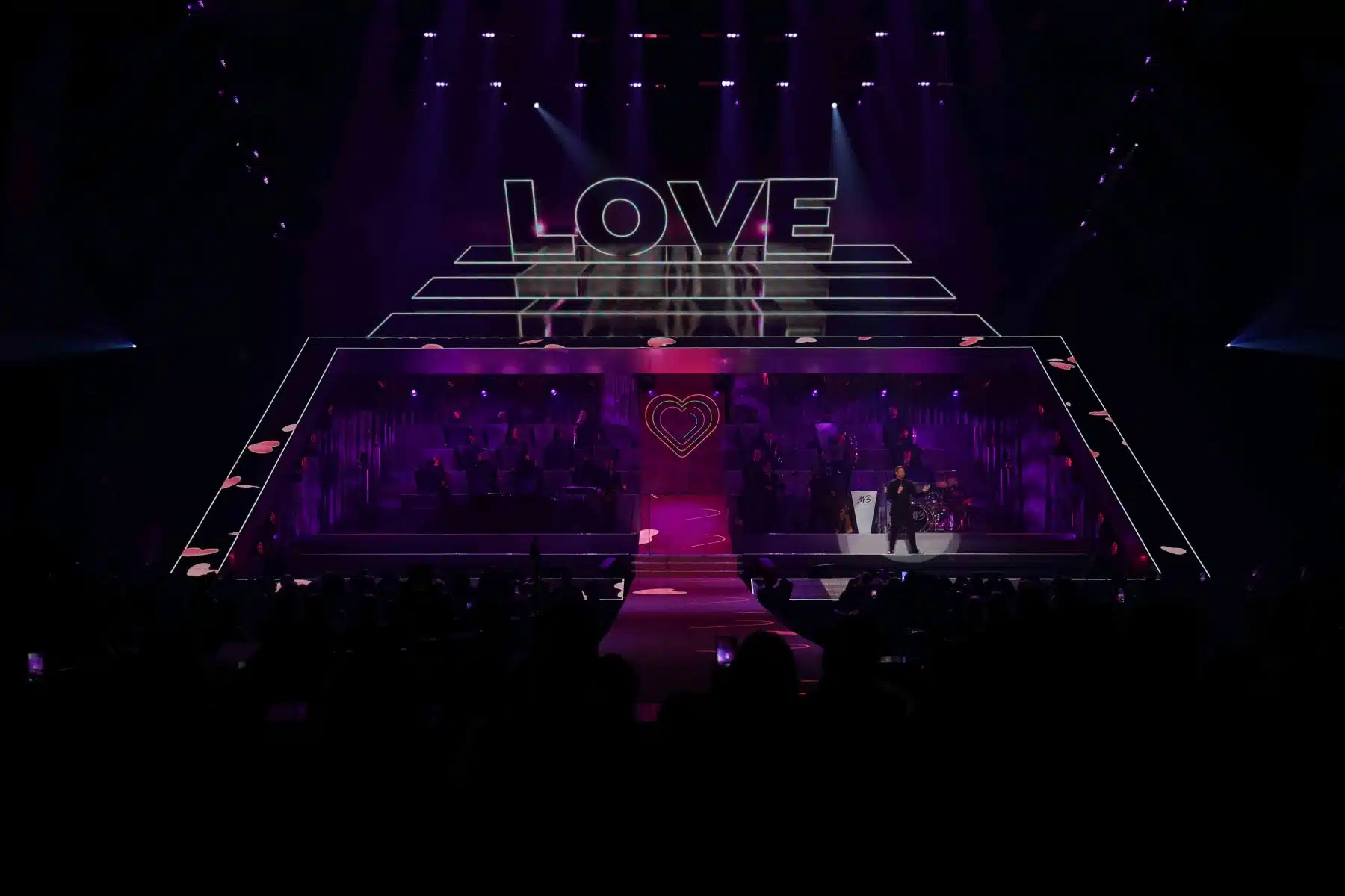 18.03.2023 Michael Bublé präsentierte sein herausragendes Repertoire in der SAP Arena Mannheim.
Foto © by Boris Korpak/ bokopictures 18.03.2023 Michael Bublé präsentierte sein herausragendes Repertoire in der SAP Arena Mannheim.
Foto © by Boris Korpak/ bokopictures