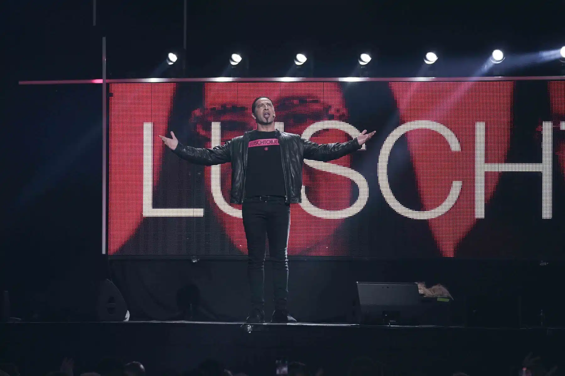 18.06.2022 Bülent Ceylan mit seinem elften Live-Programm „Luschtobjekt“ in der SAP Arena Mannheim. 18.06.2022 Bülent Ceylan mit seinem elften Live-Programm „Luschtobjekt“ in der SAP Arena Mannheim.