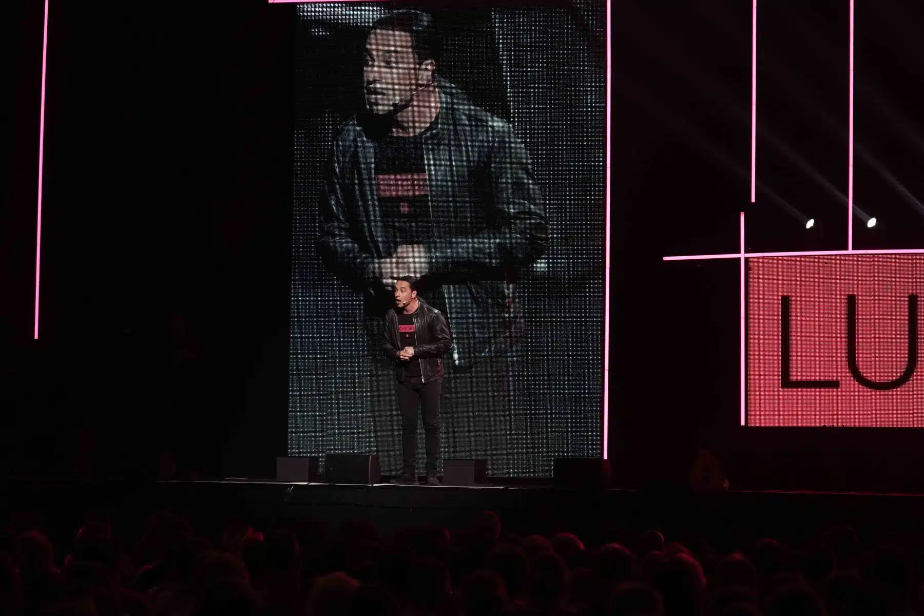 18.06.2022 Bülent Ceylan mit seinem elften Live-Programm „Luschtobjekt“ in der SAP Arena Mannheim. 18.06.2022 Bülent Ceylan mit seinem elften Live-Programm „Luschtobjekt“ in der SAP Arena Mannheim.