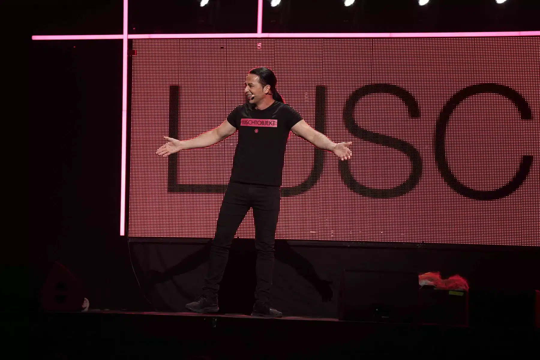 18.06.2022 Bülent Ceylan mit seinem elften Live-Programm „Luschtobjekt“ in der SAP Arena Mannheim. 18.06.2022 Bülent Ceylan mit seinem elften Live-Programm „Luschtobjekt“ in der SAP Arena Mannheim.