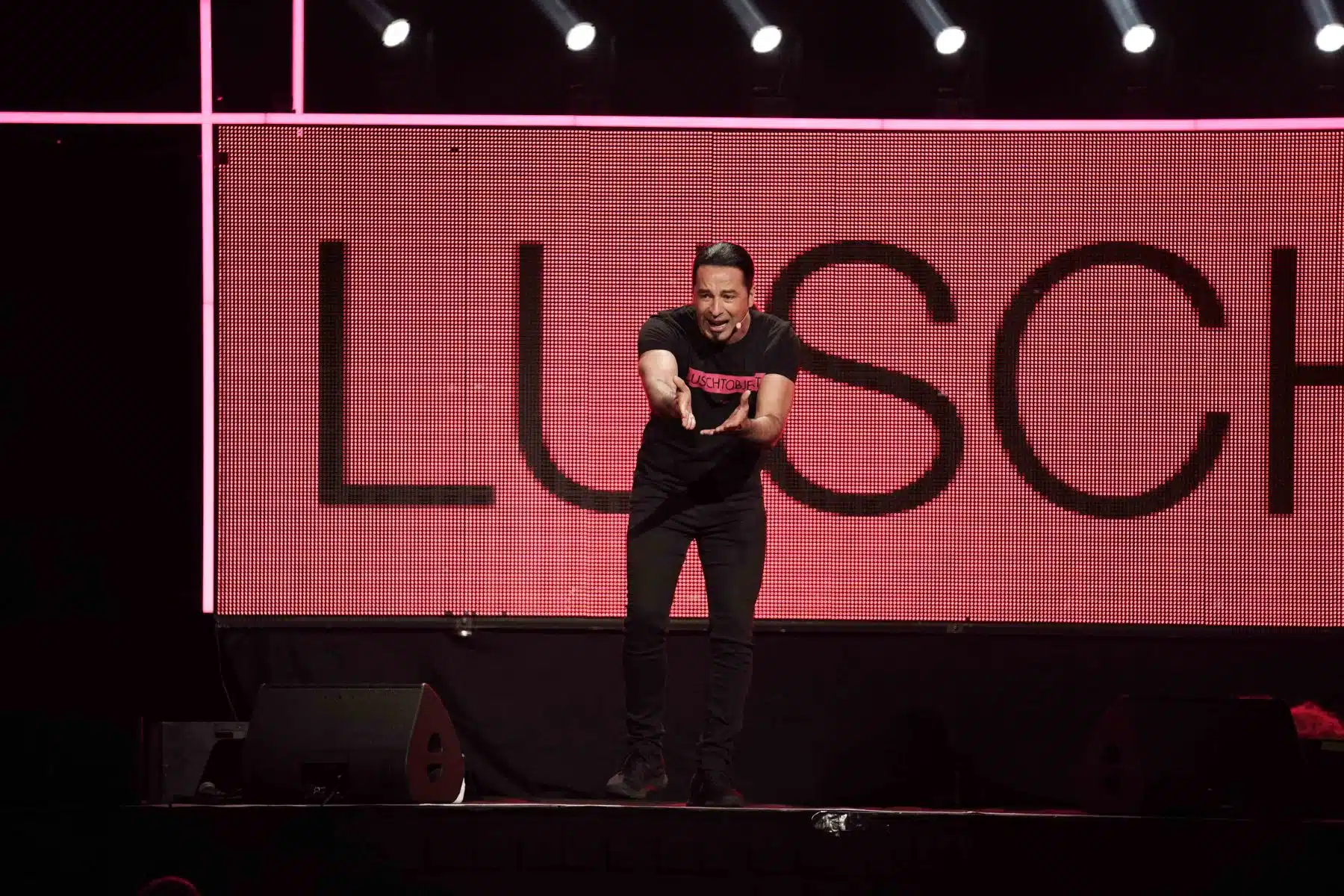 18.06.2022 Bülent Ceylan mit seinem elften Live-Programm „Luschtobjekt“ in der SAP Arena Mannheim. 18.06.2022 Bülent Ceylan mit seinem elften Live-Programm „Luschtobjekt“ in der SAP Arena Mannheim.