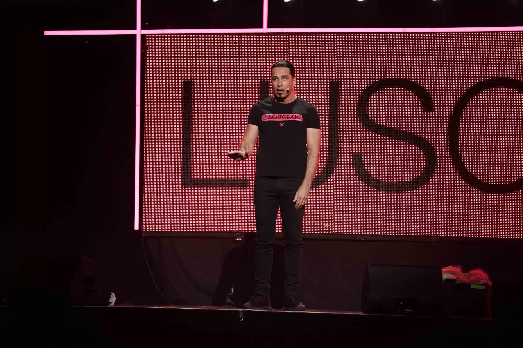 18.06.2022 Bülent Ceylan mit seinem elften Live-Programm „Luschtobjekt“ in der SAP Arena Mannheim. 18.06.2022 Bülent Ceylan mit seinem elften Live-Programm „Luschtobjekt“ in der SAP Arena Mannheim.