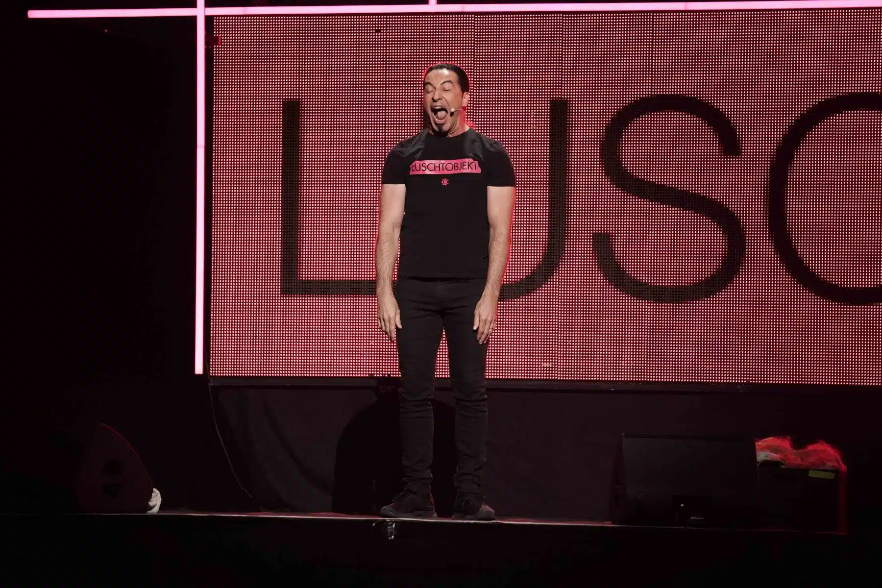 18.06.2022 Bülent Ceylan mit seinem elften Live-Programm „Luschtobjekt“ in der SAP Arena Mannheim. 18.06.2022 Bülent Ceylan mit seinem elften Live-Programm „Luschtobjekt“ in der SAP Arena Mannheim.