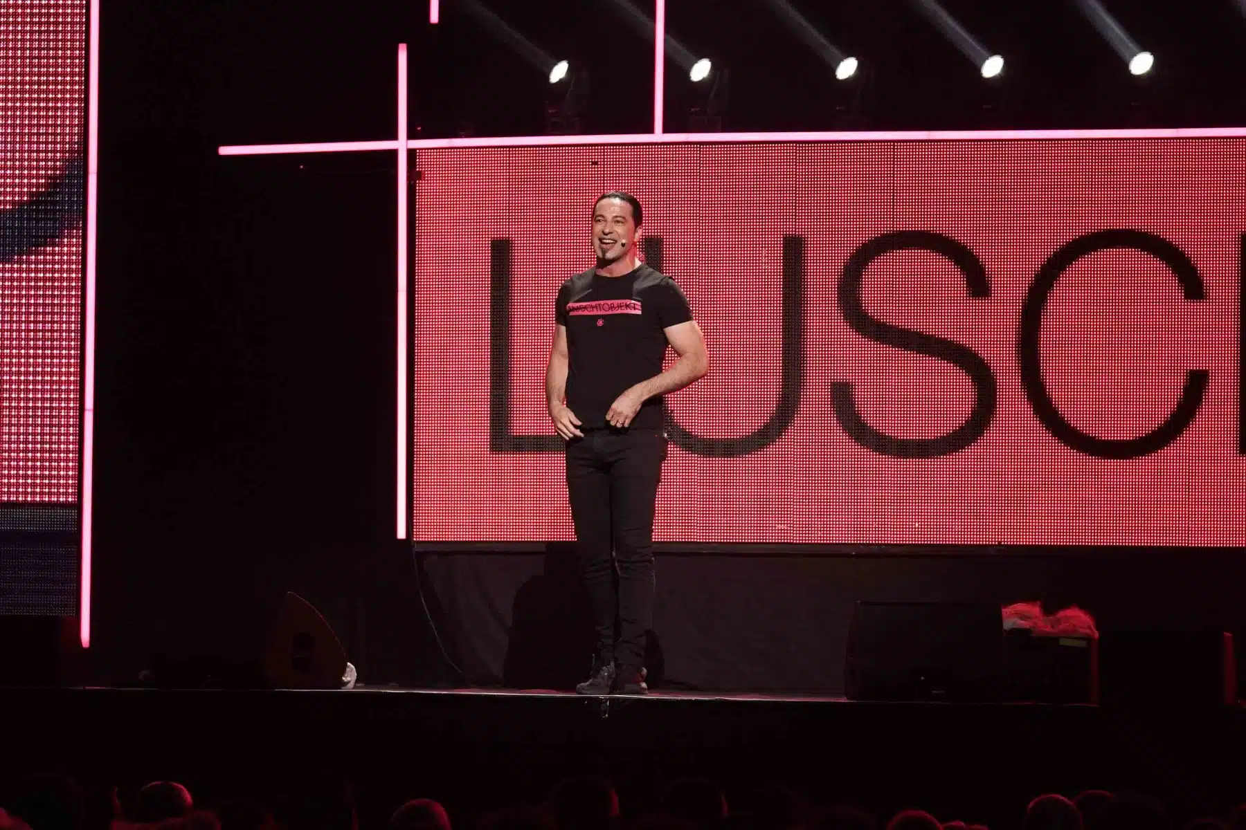 18.06.2022 Bülent Ceylan mit seinem elften Live-Programm „Luschtobjekt“ in der SAP Arena Mannheim. 18.06.2022 Bülent Ceylan mit seinem elften Live-Programm „Luschtobjekt“ in der SAP Arena Mannheim.