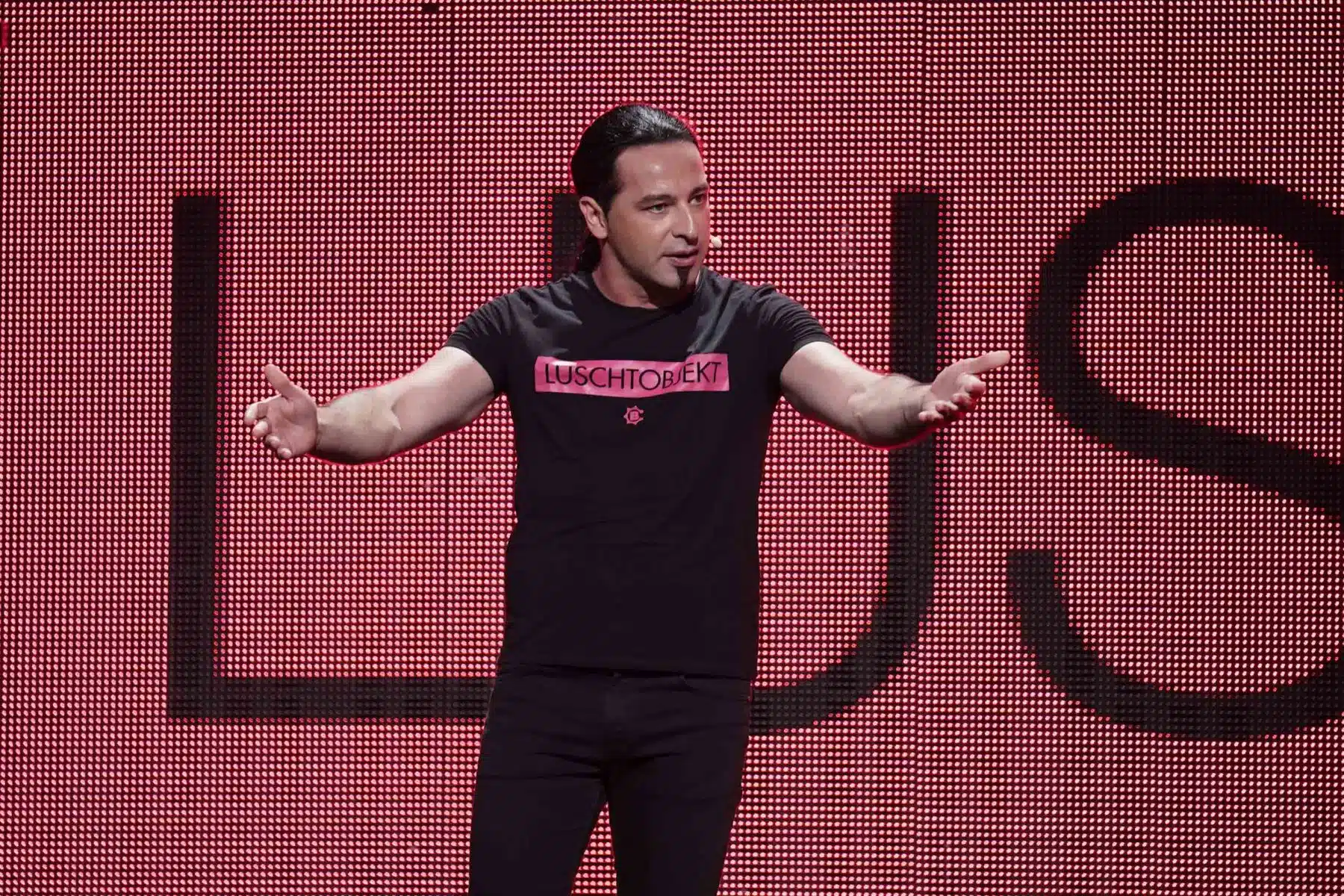 18.06.2022 Bülent Ceylan mit seinem elften Live-Programm „Luschtobjekt“ in der SAP Arena Mannheim. 18.06.2022 Bülent Ceylan mit seinem elften Live-Programm „Luschtobjekt“ in der SAP Arena Mannheim.