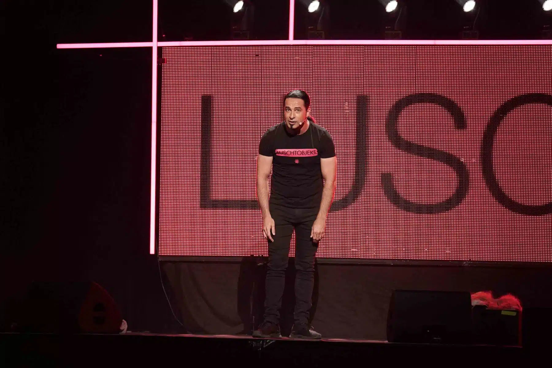 18.06.2022 Bülent Ceylan mit seinem elften Live-Programm „Luschtobjekt“ in der SAP Arena Mannheim. 18.06.2022 Bülent Ceylan mit seinem elften Live-Programm „Luschtobjekt“ in der SAP Arena Mannheim.