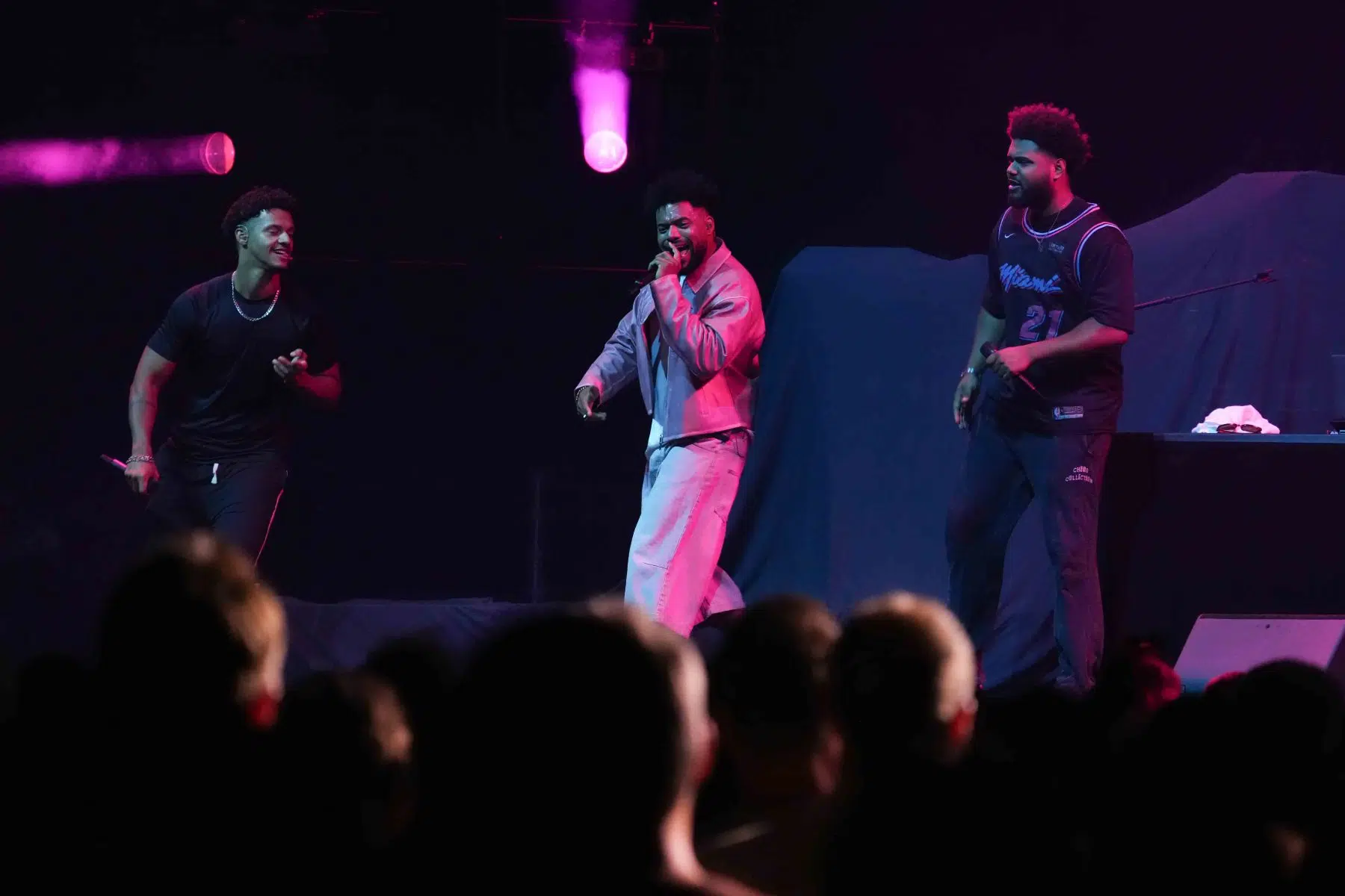 Support: Bensh für Peter Fox mit seiner „LoveSongs“-Tour in der SAP Arena Mannheim am 18.09.2024. Support: Bensh für Peter Fox mit seiner „LoveSongs“-Tour in der SAP Arena Mannheim am 18.09.2024.