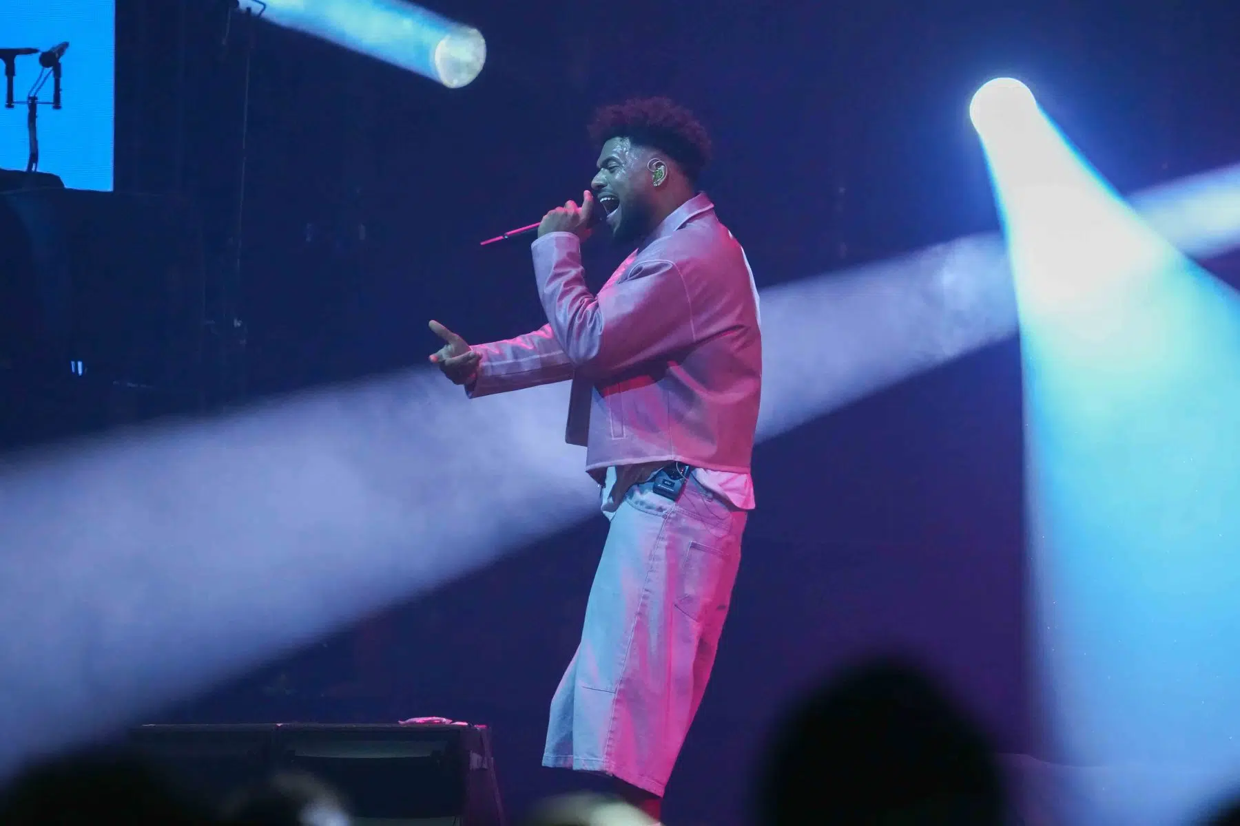 Support: Bensh für Peter Fox mit seiner „LoveSongs“-Tour in der SAP Arena Mannheim am 18.09.2024. Support: Bensh für Peter Fox mit seiner „LoveSongs“-Tour in der SAP Arena Mannheim am 18.09.2024.