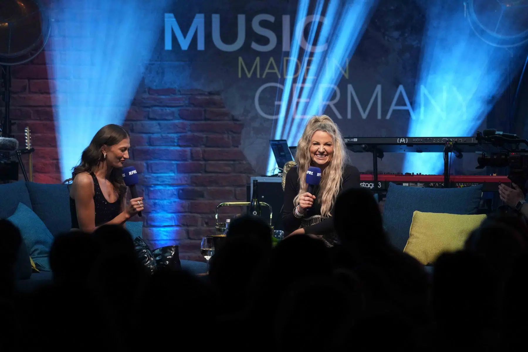 19.04.2024 Im Rahmen der RPR1-Reihe „Music made in Germany on Tour“ war Sängerin und Songwriterin Leony im Ingelheimer Winzerkeller zu Gast. 19.04.2024 Im Rahmen der RPR1-Reihe „Music made in Germany on Tour“ war Sängerin und Songwriterin Leony im Ingelheimer Winzerkeller zu Gast.