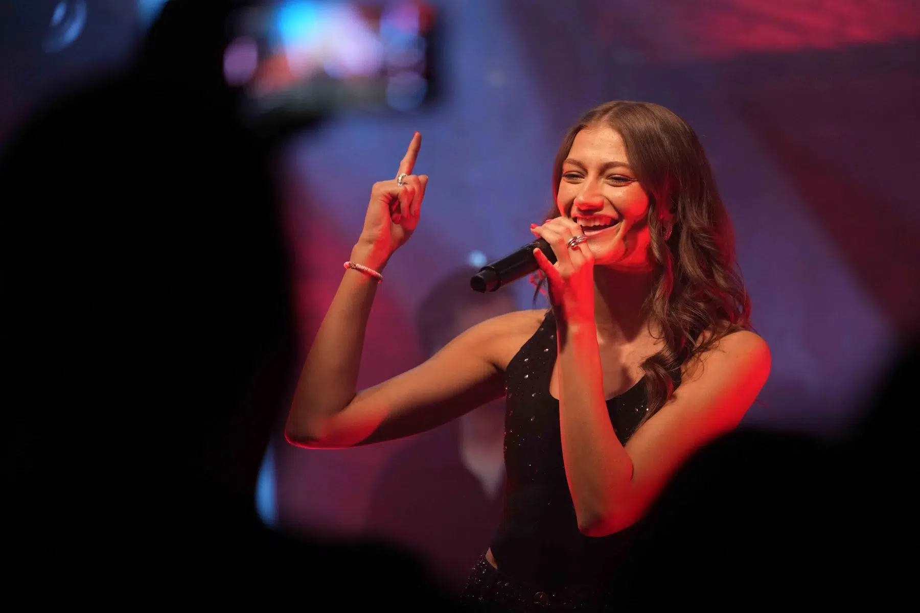 19.04.2024 Im Rahmen der RPR1-Reihe „Music made in Germany on Tour“ war Sängerin und Songwriterin Leony im Ingelheimer Winzerkeller zu Gast. 19.04.2024 Im Rahmen der RPR1-Reihe „Music made in Germany on Tour“ war Sängerin und Songwriterin Leony im Ingelheimer Winzerkeller zu Gast.