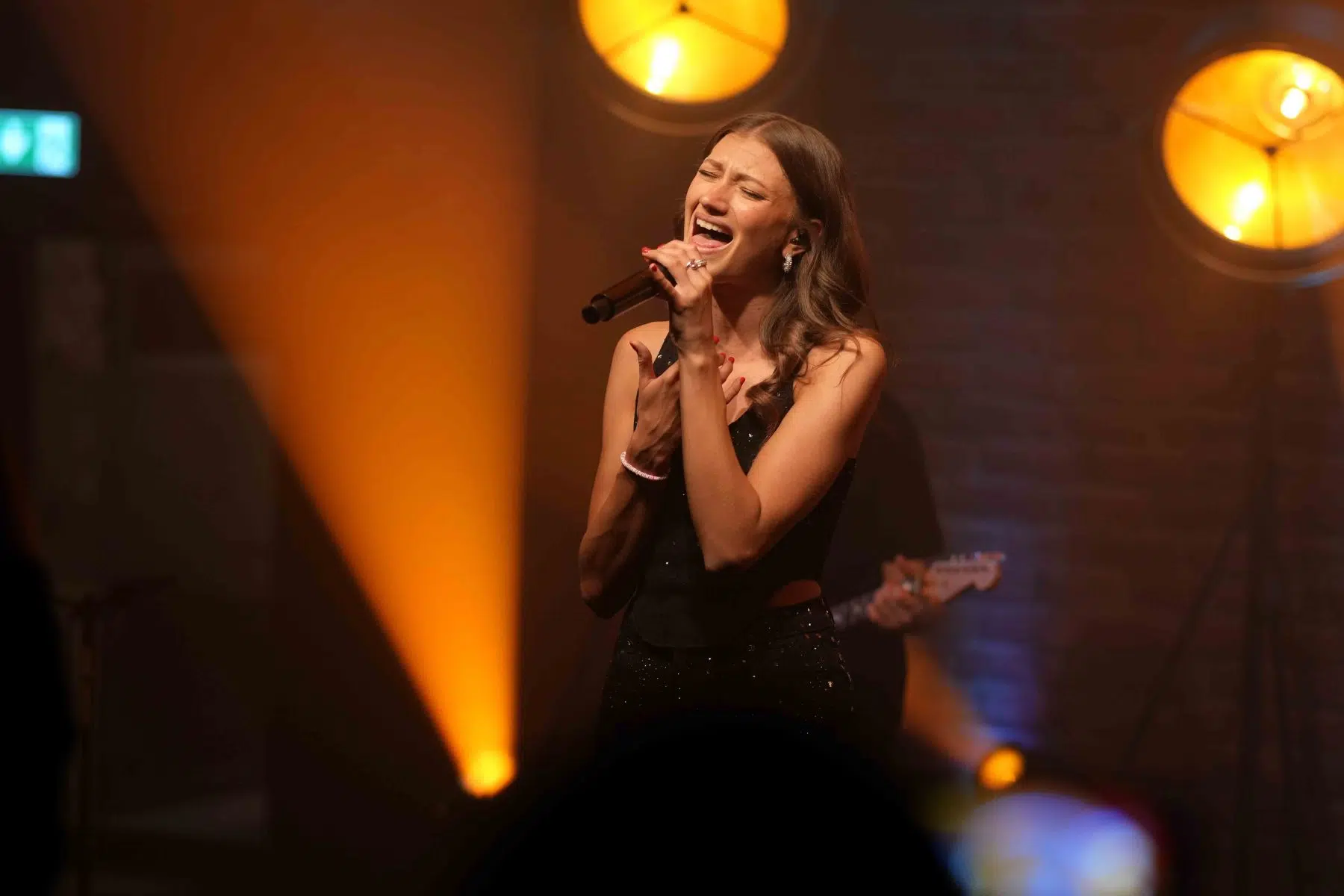 19.04.2024 Im Rahmen der RPR1-Reihe „Music made in Germany on Tour“ war Sängerin und Songwriterin Leony im Ingelheimer Winzerkeller zu Gast. 19.04.2024 Im Rahmen der RPR1-Reihe „Music made in Germany on Tour“ war Sängerin und Songwriterin Leony im Ingelheimer Winzerkeller zu Gast.