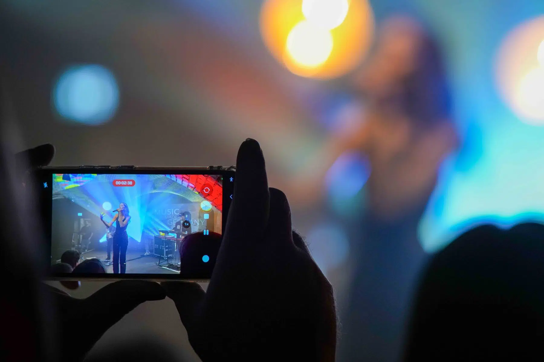 19.04.2024 Im Rahmen der RPR1-Reihe „Music made in Germany on Tour“ war Sängerin und Songwriterin Leony im Ingelheimer Winzerkeller zu Gast. 19.04.2024 Im Rahmen der RPR1-Reihe „Music made in Germany on Tour“ war Sängerin und Songwriterin Leony im Ingelheimer Winzerkeller zu Gast.