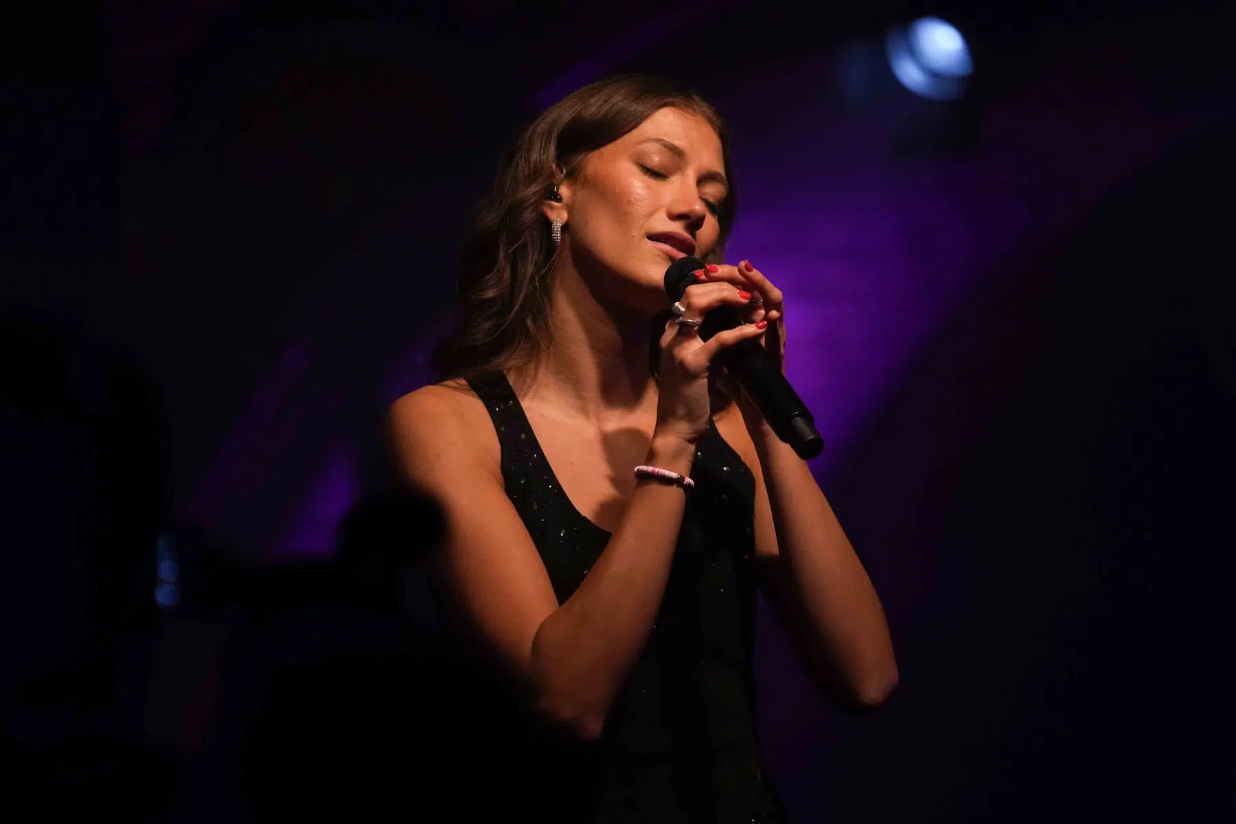 19.04.2024 Im Rahmen der RPR1-Reihe „Music made in Germany on Tour“ war Sängerin und Songwriterin Leony im Ingelheimer Winzerkeller zu Gast. 19.04.2024 Im Rahmen der RPR1-Reihe „Music made in Germany on Tour“ war Sängerin und Songwriterin Leony im Ingelheimer Winzerkeller zu Gast.