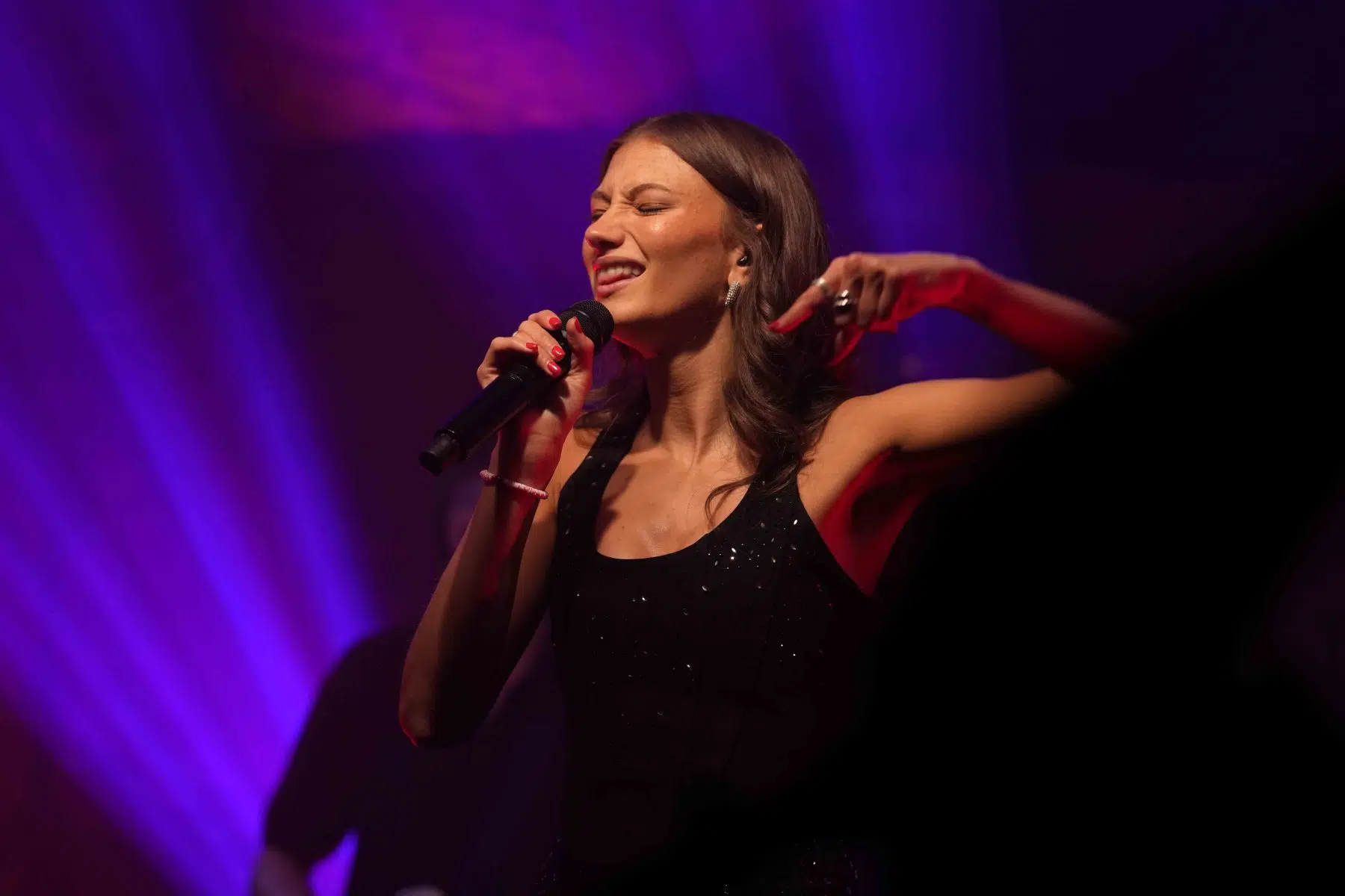19.04.2024 Im Rahmen der RPR1-Reihe „Music made in Germany on Tour“ war Sängerin und Songwriterin Leony im Ingelheimer Winzerkeller zu Gast. 19.04.2024 Im Rahmen der RPR1-Reihe „Music made in Germany on Tour“ war Sängerin und Songwriterin Leony im Ingelheimer Winzerkeller zu Gast.