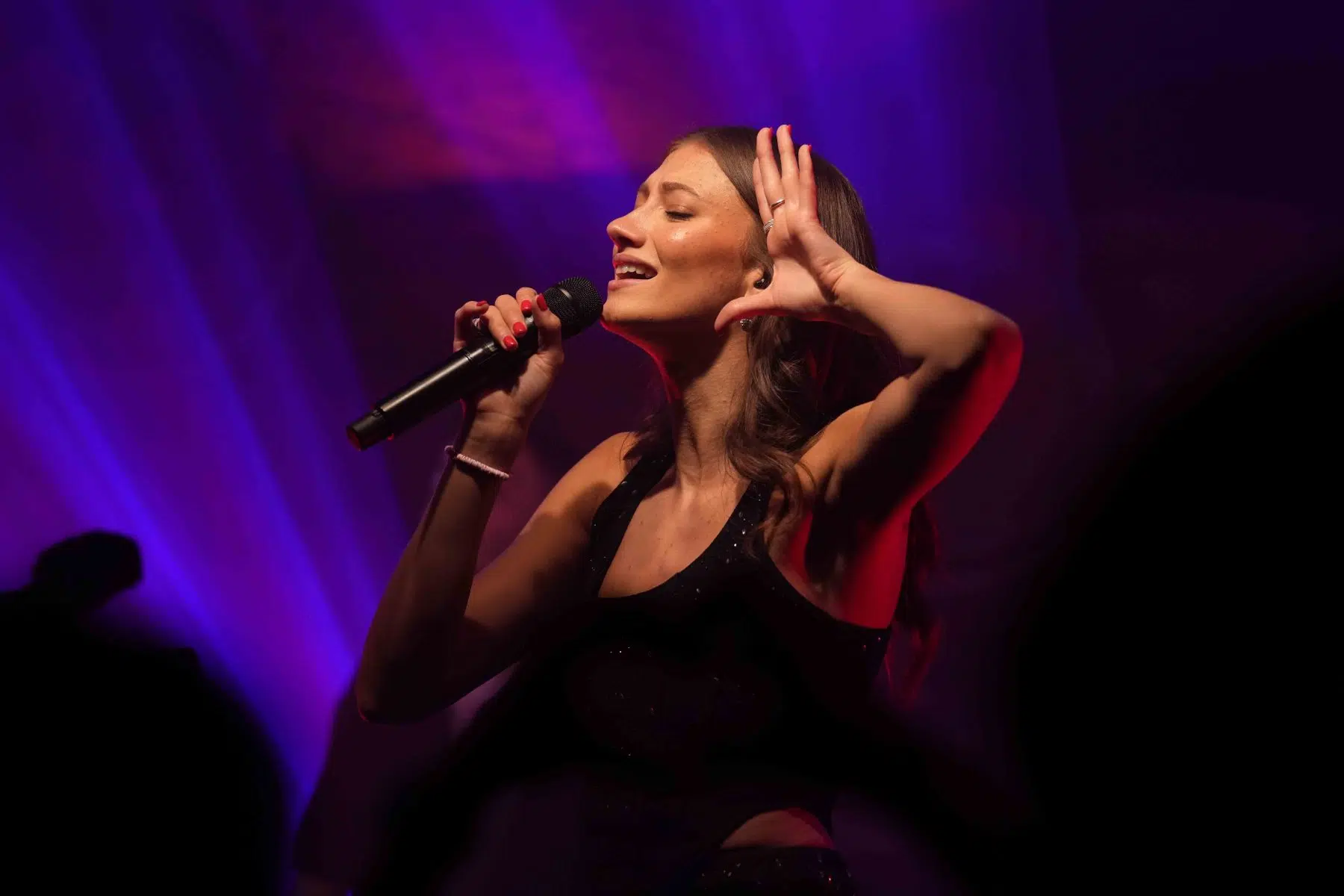 19.04.2024 Im Rahmen der RPR1-Reihe „Music made in Germany on Tour“ war Sängerin und Songwriterin Leony im Ingelheimer Winzerkeller zu Gast. 19.04.2024 Im Rahmen der RPR1-Reihe „Music made in Germany on Tour“ war Sängerin und Songwriterin Leony im Ingelheimer Winzerkeller zu Gast.