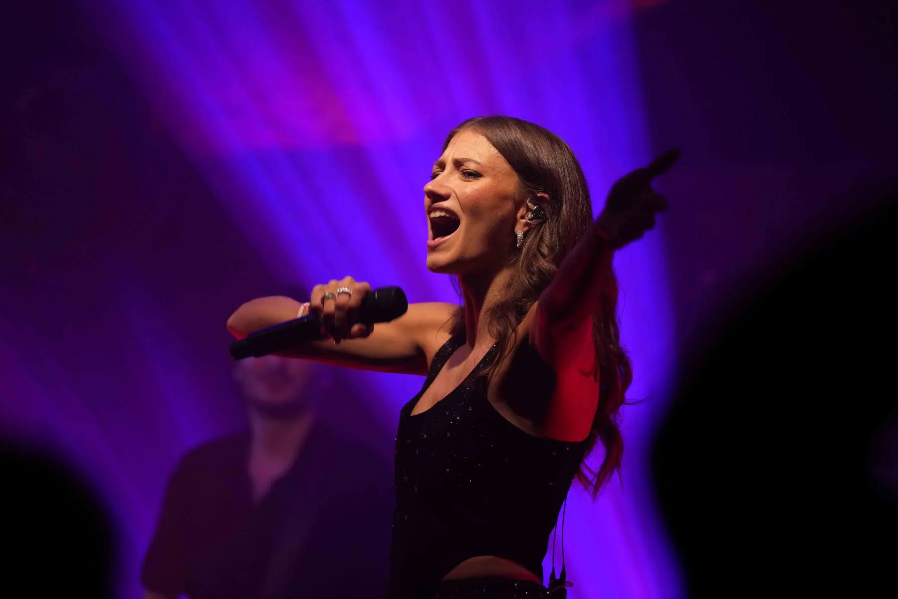 19.04.2024 Im Rahmen der RPR1-Reihe „Music made in Germany on Tour“ war Sängerin und Songwriterin Leony im Ingelheimer Winzerkeller zu Gast. 19.04.2024 Im Rahmen der RPR1-Reihe „Music made in Germany on Tour“ war Sängerin und Songwriterin Leony im Ingelheimer Winzerkeller zu Gast.