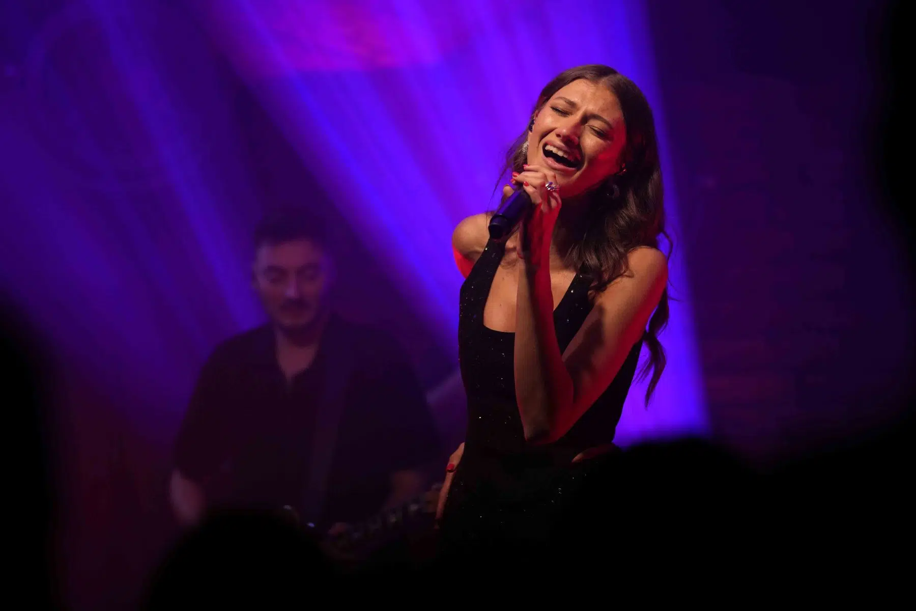 19.04.2024 Im Rahmen der RPR1-Reihe „Music made in Germany on Tour“ war Sängerin und Songwriterin Leony im Ingelheimer Winzerkeller zu Gast. 19.04.2024 Im Rahmen der RPR1-Reihe „Music made in Germany on Tour“ war Sängerin und Songwriterin Leony im Ingelheimer Winzerkeller zu Gast.