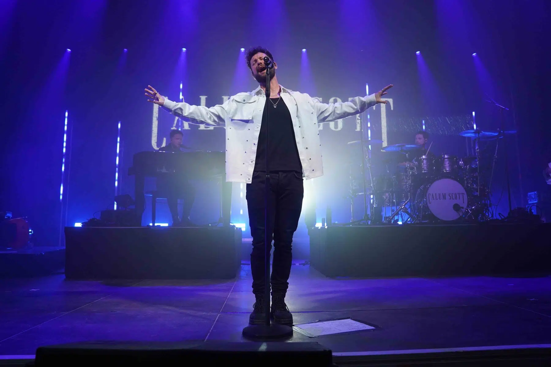 Calum Scott auf Europatournee 2024 Support in Mannheim war Malik Harris. Calum Scott auf Europatournee 2024 Support in Mannheim war Malik Harris.