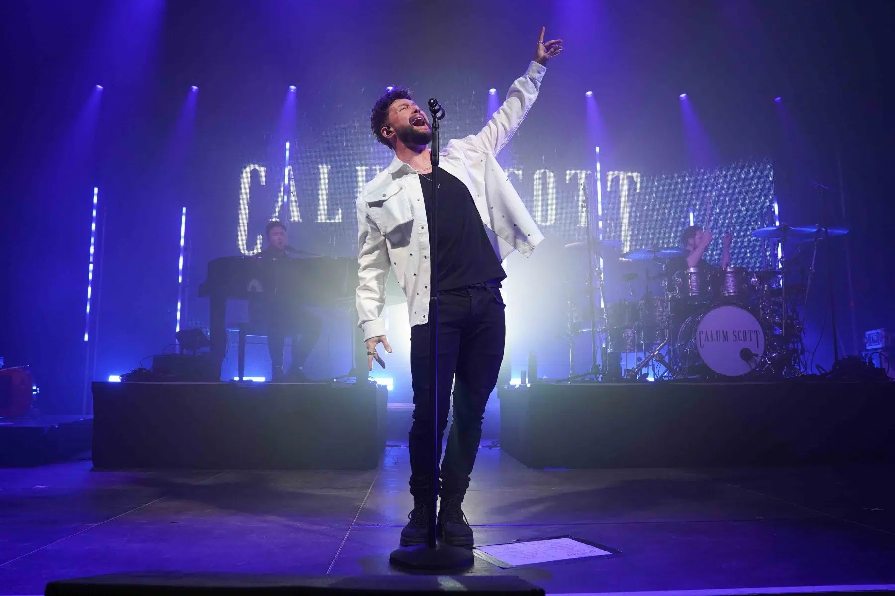 Calum Scott auf Europatournee 2024 Support in Mannheim war Malik Harris. Calum Scott auf Europatournee 2024 Support in Mannheim war Malik Harris.