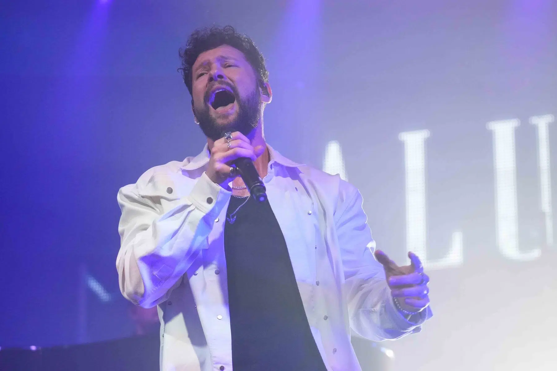 Calum Scott auf Europatournee 2024 Support in Mannheim war Malik Harris. Calum Scott auf Europatournee 2024 Support in Mannheim war Malik Harris.