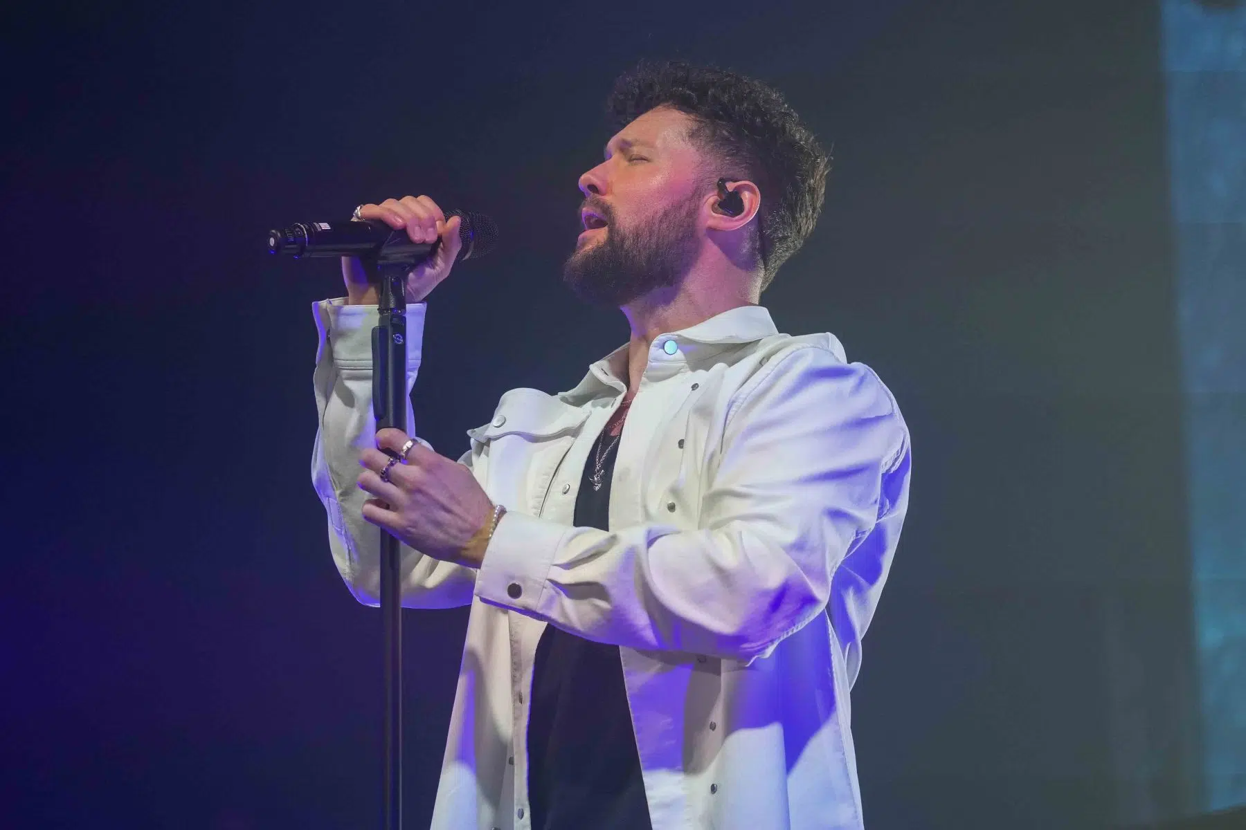 Calum Scott auf Europatournee 2024 Support in Mannheim war Malik Harris. Calum Scott auf Europatournee 2024 Support in Mannheim war Malik Harris.
