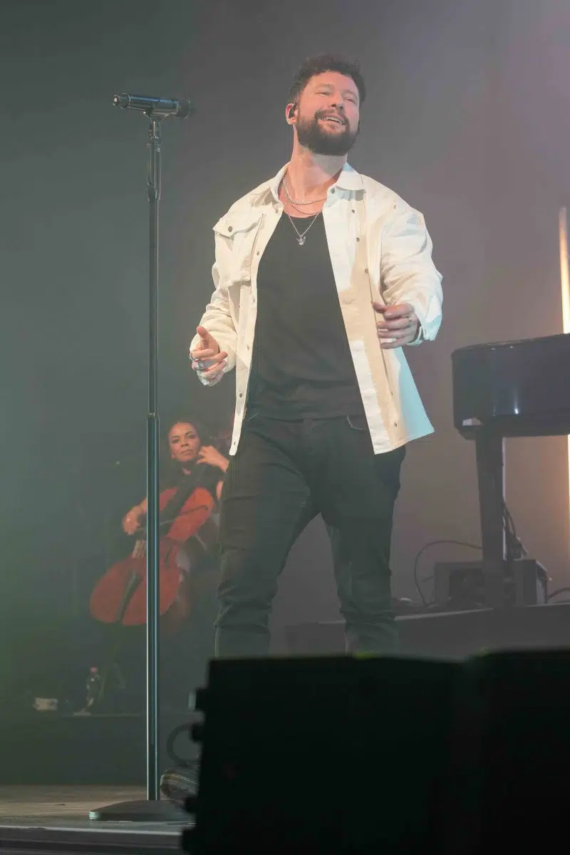 Calum Scott auf Europatournee 2024 Support in Mannheim war Malik Harris. Calum Scott auf Europatournee 2024 Support in Mannheim war Malik Harris.