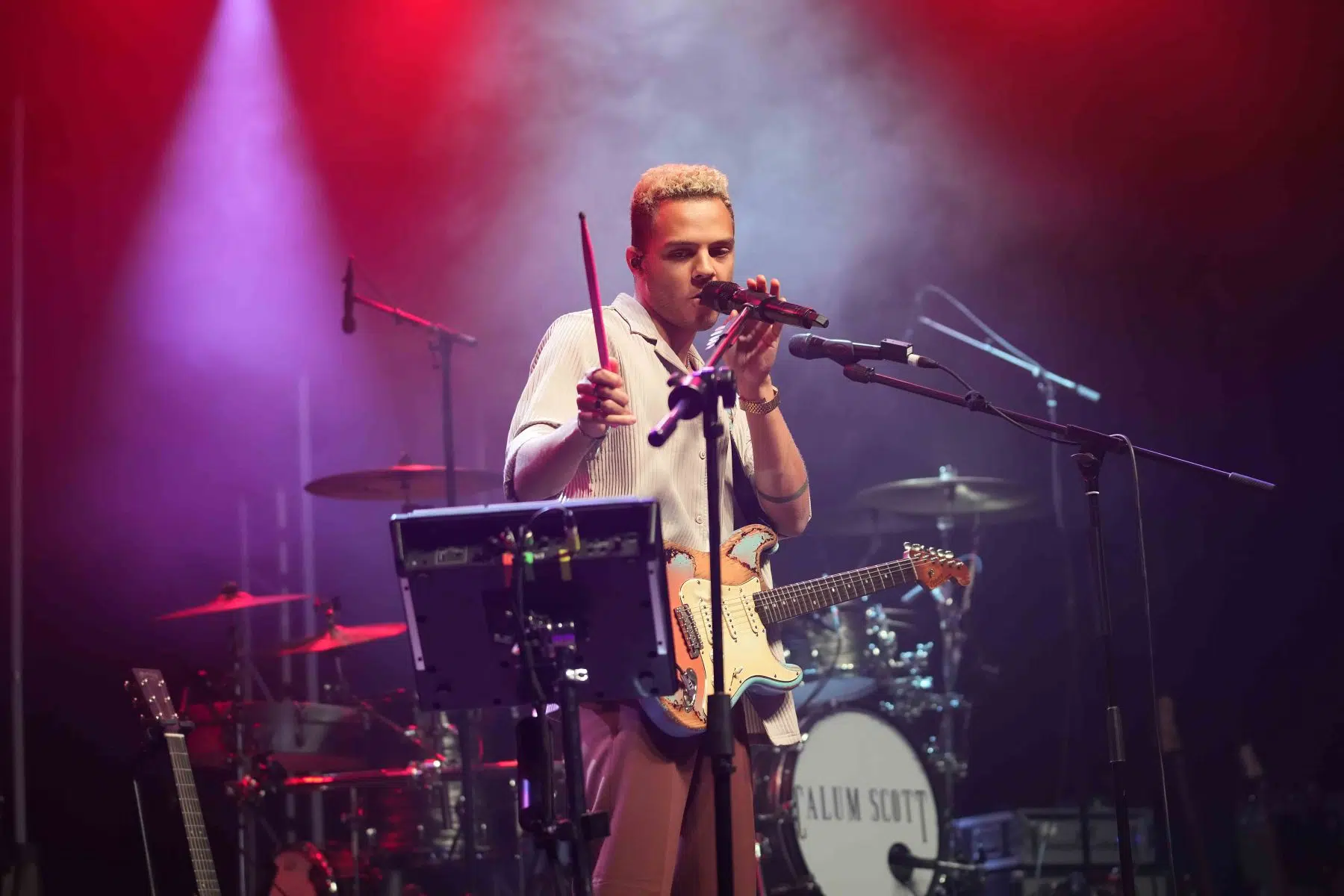 Calum Scott auf Europatournee 2024 Support in Mannheim war Malik Harris. Calum Scott auf Europatournee 2024 Support in Mannheim war Malik Harris.