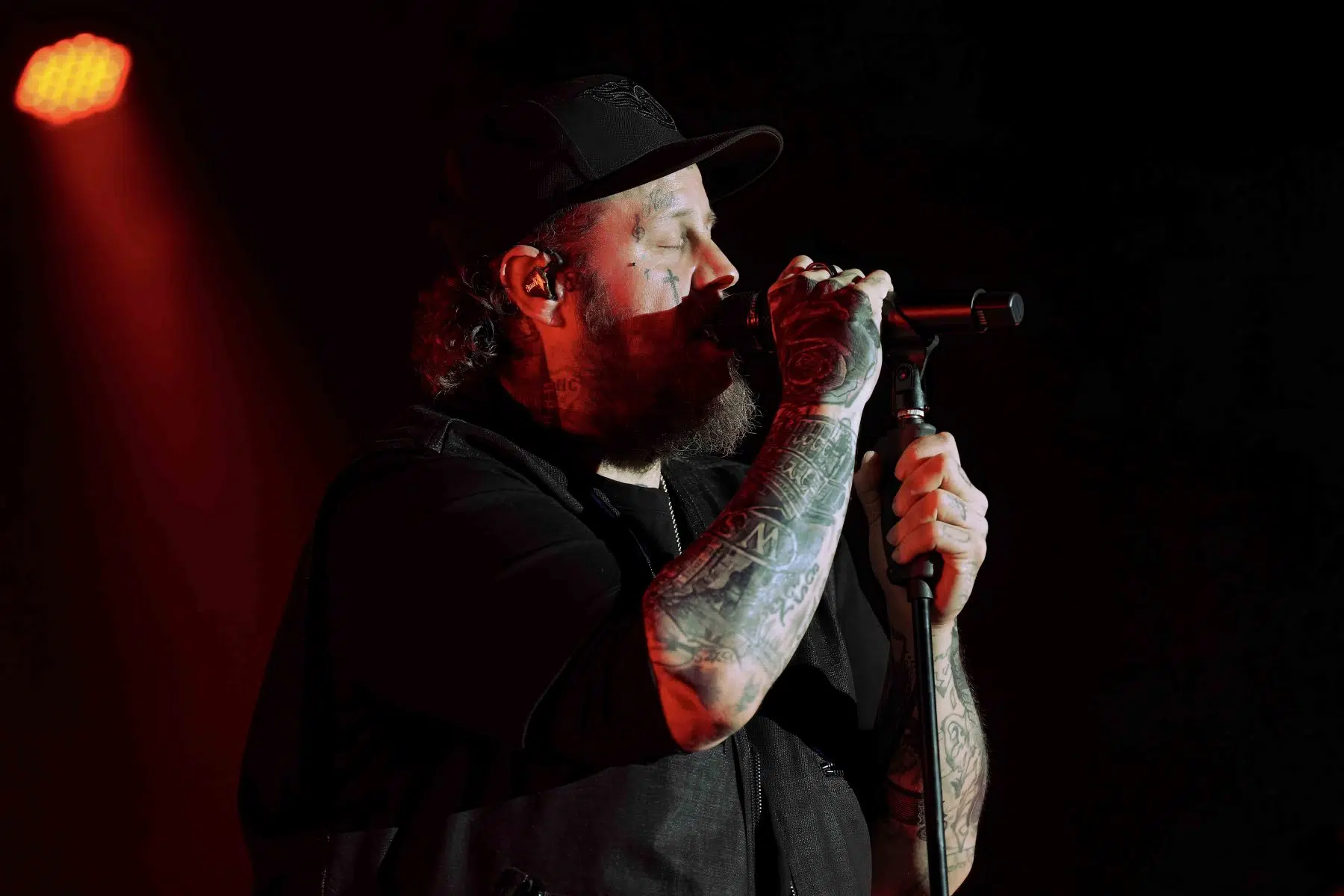 Jelly Roll mit seiner „Beautifully Broken Tour" in der Batschkapp Frankfurt am 20.08.2025. Photo © Boris Korpak | bokopictures Jelly Roll mit seiner „Beautifully Broken Tour" in der Batschkapp Frankfurt am 20.08.2025. Photo © Boris Korpak | bokopictures