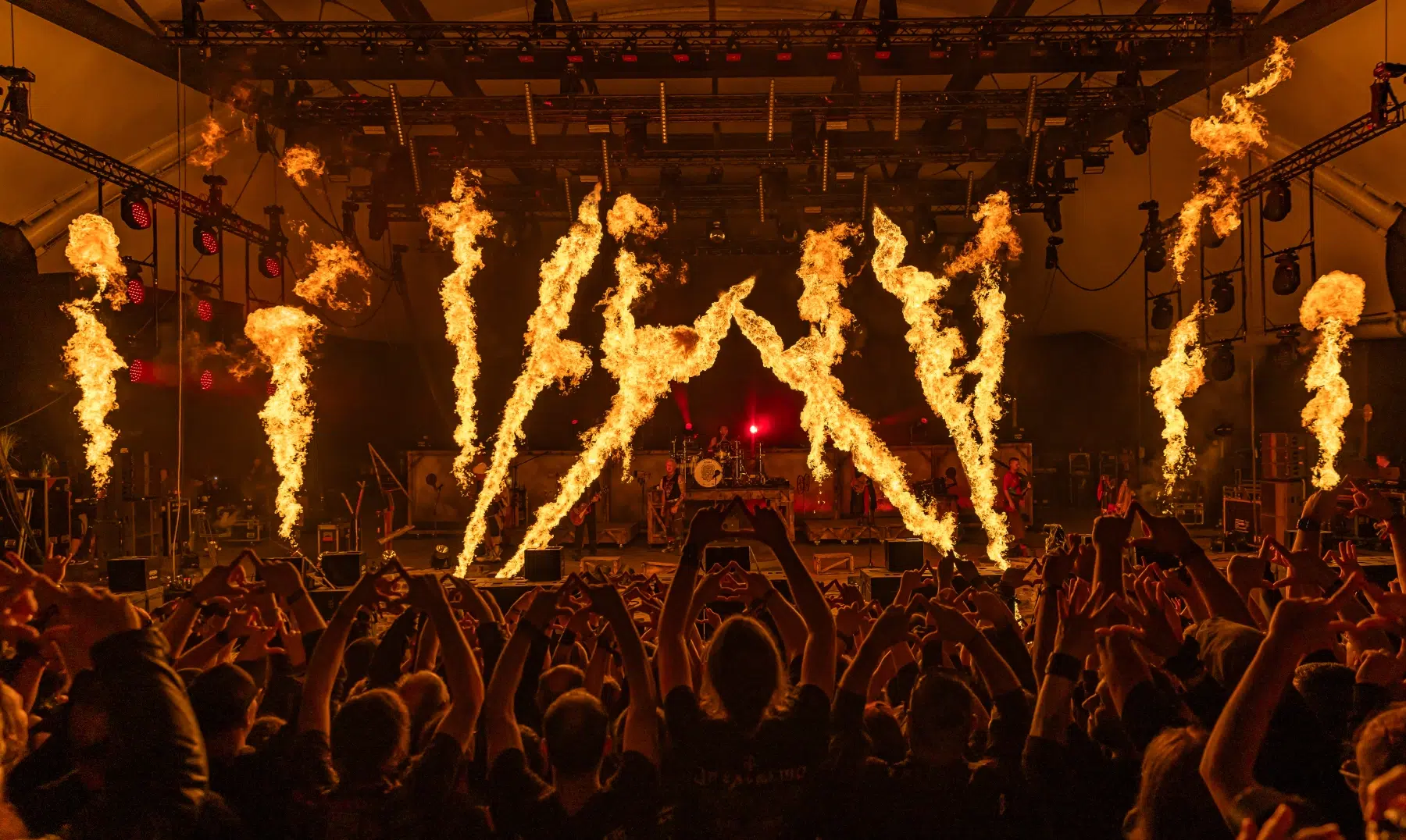 04.09.2025-In-Extremo-Tag-1-12 04.09.2025-In-Extremo-Tag-1-12