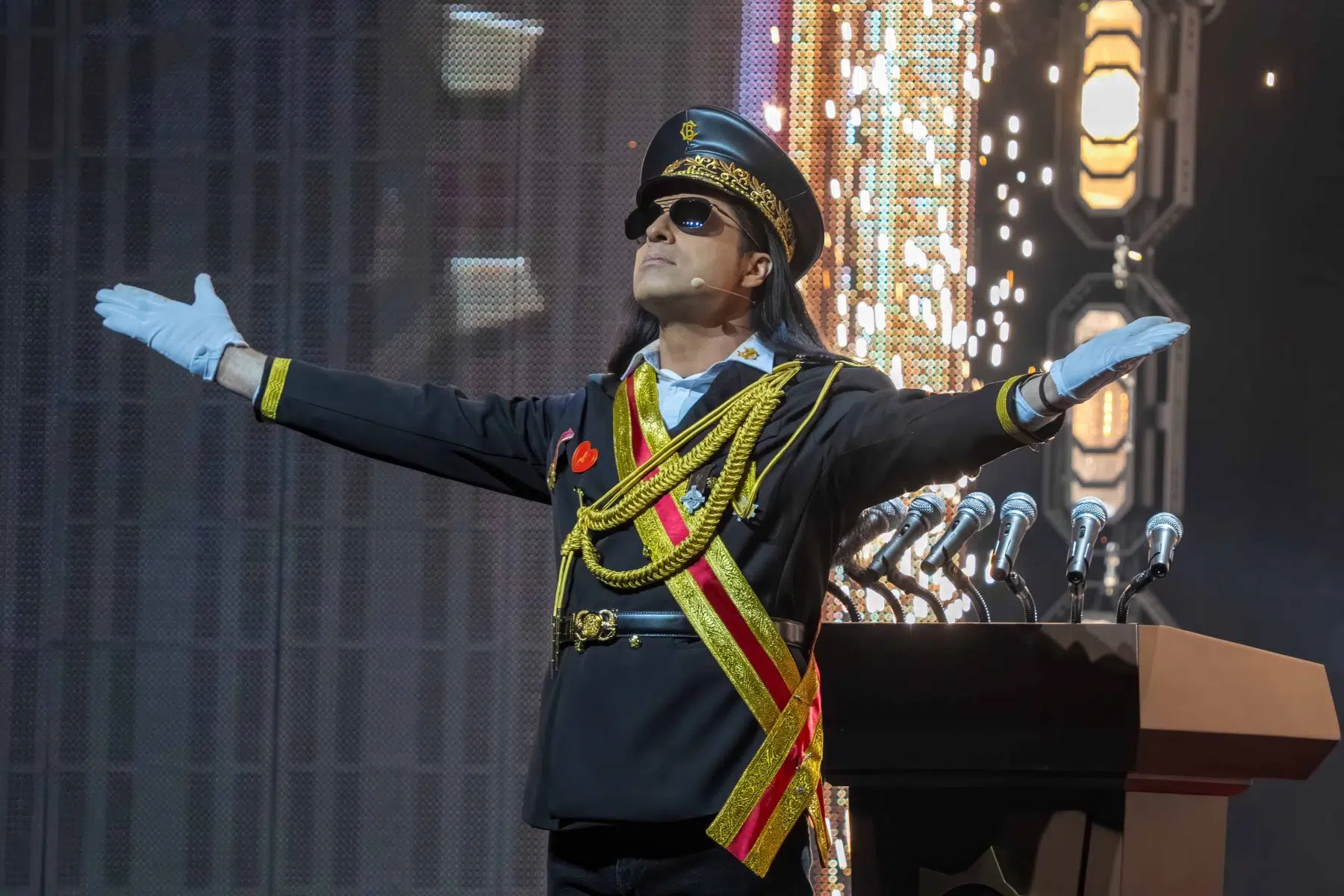 25.04.2026: Bülent Ceylan mit seinem neuen Programm „Diktatürk“ in der SAP Arena Mannheim. Foto © Boris Korpak / bokopictures 25.04.2026: Bülent Ceylan mit seinem neuen Programm „Diktatürk“ in der SAP Arena Mannheim. Foto © Boris Korpak / bokopictures