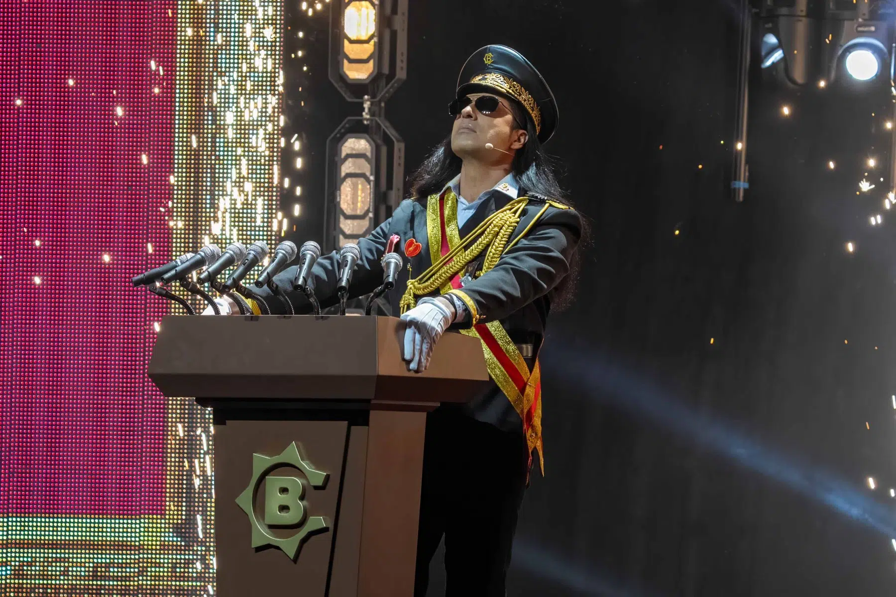 25.04.2026: Bülent Ceylan mit seinem neuen Programm „Diktatürk“ in der SAP Arena Mannheim. Foto © Boris Korpak / bokopictures 25.04.2026: Bülent Ceylan mit seinem neuen Programm „Diktatürk“ in der SAP Arena Mannheim. Foto © Boris Korpak / bokopictures
