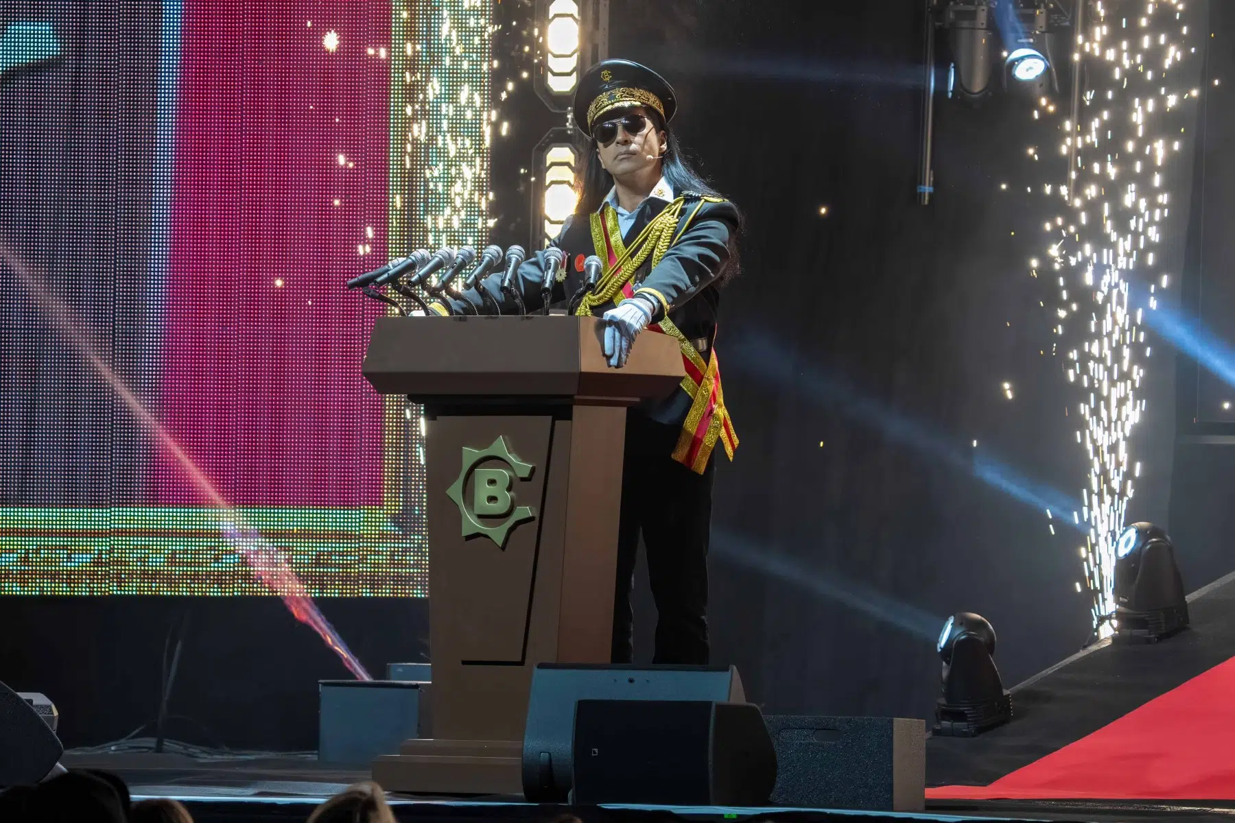 25.04.2026: Bülent Ceylan mit seinem neuen Programm „Diktatürk“ in der SAP Arena Mannheim. Foto © Boris Korpak / bokopictures 25.04.2026: Bülent Ceylan mit seinem neuen Programm „Diktatürk“ in der SAP Arena Mannheim. Foto © Boris Korpak / bokopictures