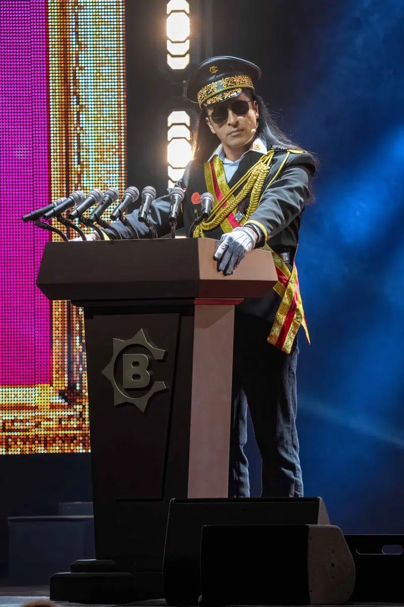 25.04.2026: Bülent Ceylan mit seinem neuen Programm „Diktatürk“ in der SAP Arena Mannheim. Foto © Boris Korpak / bokopictures 25.04.2026: Bülent Ceylan mit seinem neuen Programm „Diktatürk“ in der SAP Arena Mannheim. Foto © Boris Korpak / bokopictures