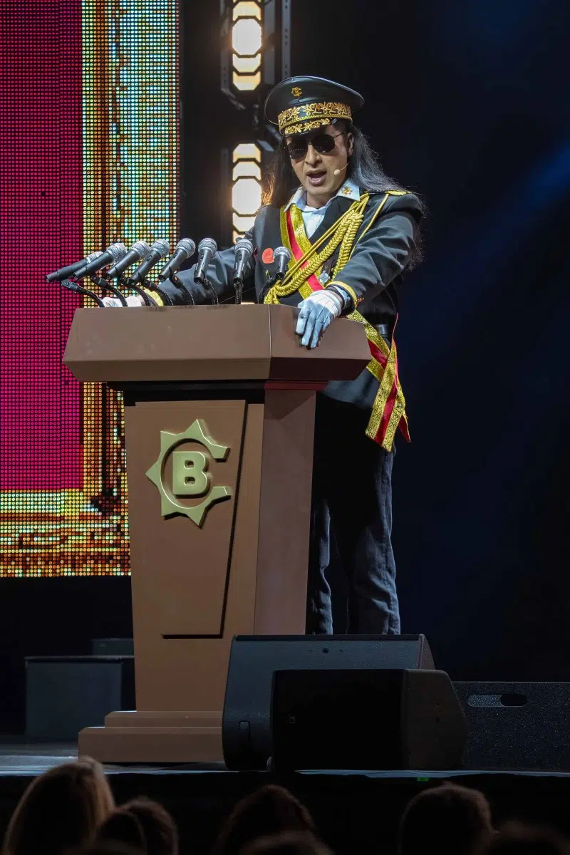 25.04.2026: Bülent Ceylan mit seinem neuen Programm „Diktatürk“ in der SAP Arena Mannheim. Foto © Boris Korpak / bokopictures 25.04.2026: Bülent Ceylan mit seinem neuen Programm „Diktatürk“ in der SAP Arena Mannheim. Foto © Boris Korpak / bokopictures
