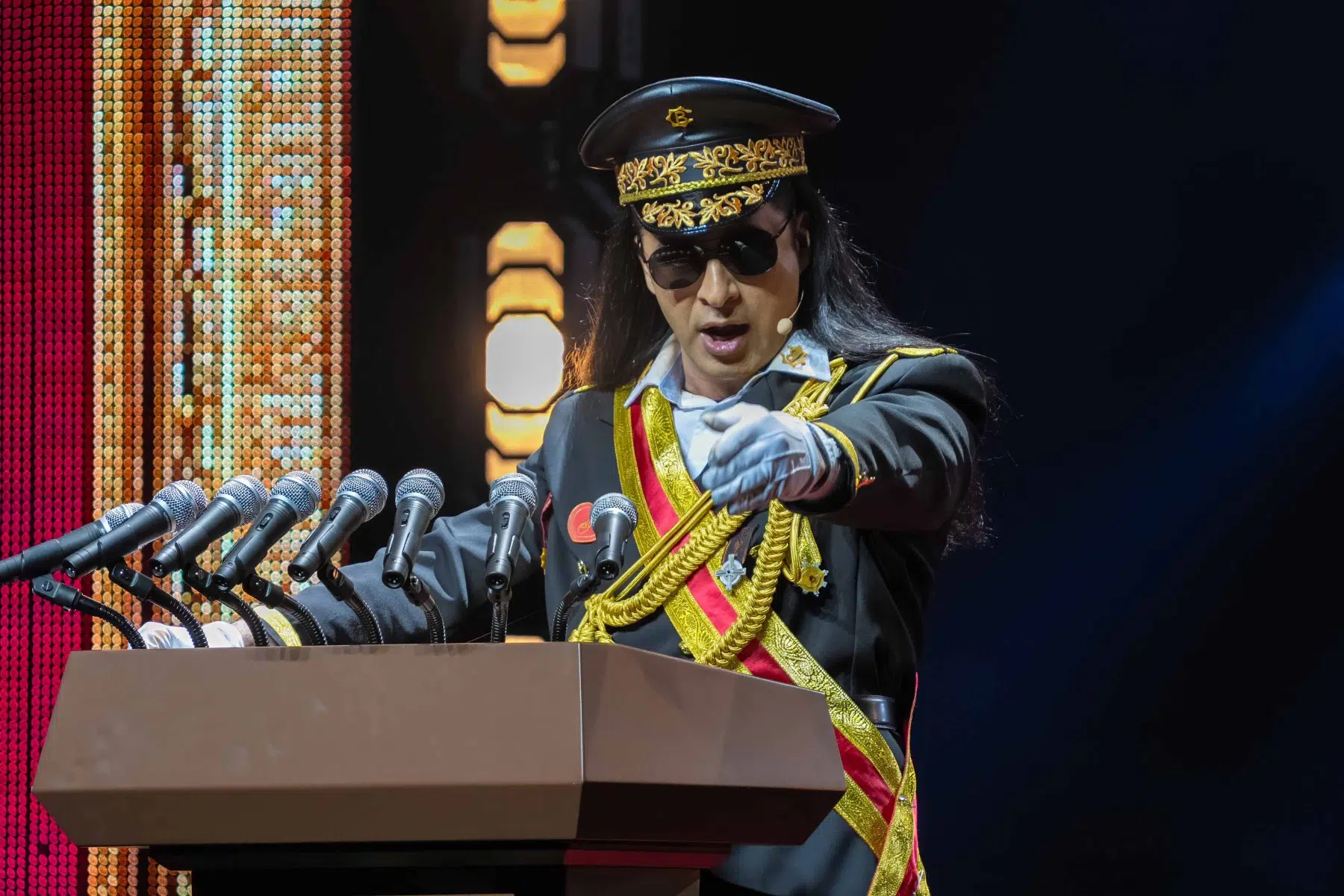 25.04.2026: Bülent Ceylan mit seinem neuen Programm „Diktatürk“ in der SAP Arena Mannheim. Foto © Boris Korpak / bokopictures 25.04.2026: Bülent Ceylan mit seinem neuen Programm „Diktatürk“ in der SAP Arena Mannheim. Foto © Boris Korpak / bokopictures