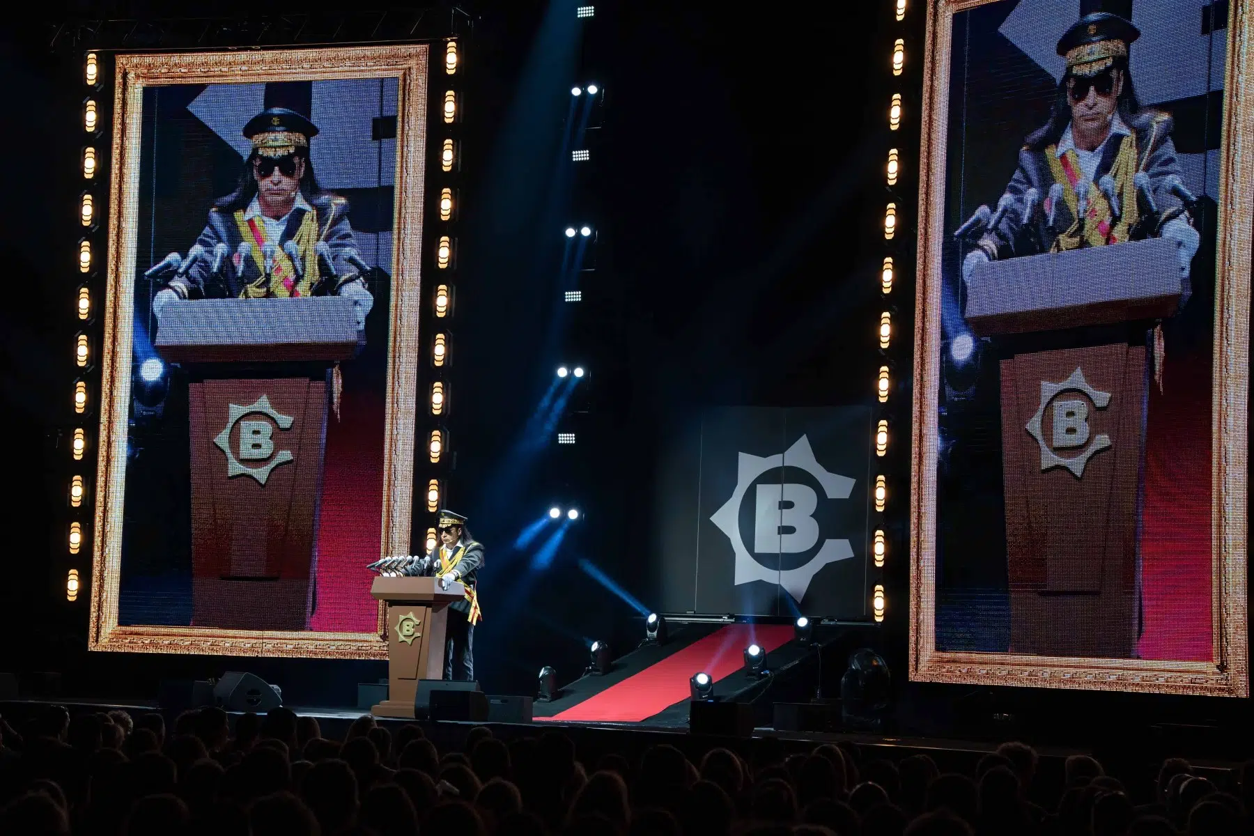 25.04.2026: Bülent Ceylan mit seinem neuen Programm „Diktatürk“ in der SAP Arena Mannheim. Foto © Boris Korpak / bokopictures 25.04.2026: Bülent Ceylan mit seinem neuen Programm „Diktatürk“ in der SAP Arena Mannheim. Foto © Boris Korpak / bokopictures