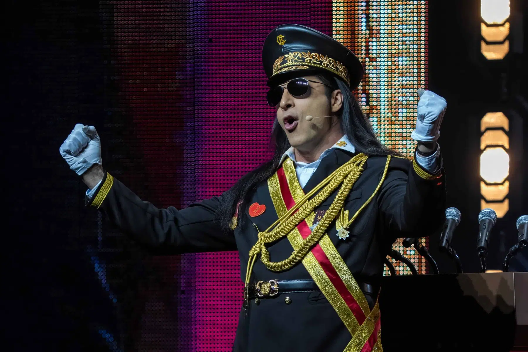 25.04.2026: Bülent Ceylan mit seinem neuen Programm „Diktatürk“ in der SAP Arena Mannheim. Foto © Boris Korpak / bokopictures 25.04.2026: Bülent Ceylan mit seinem neuen Programm „Diktatürk“ in der SAP Arena Mannheim. Foto © Boris Korpak / bokopictures