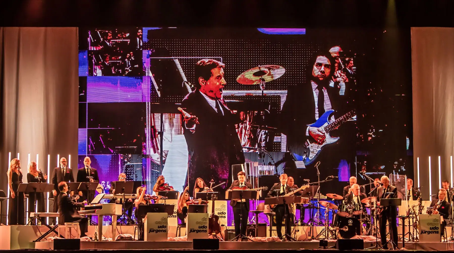 Foto: Helmut Dell, Da Capo Udo Jürgen mit dem Orchester Pepe Lenhadt in der SAP Arena Mannheim am 26-01-2026 Foto: Helmut Dell, Da Capo Udo Jürgen mit dem Orchester Pepe Lenhadt in der SAP Arena Mannheim am 26-01-2026