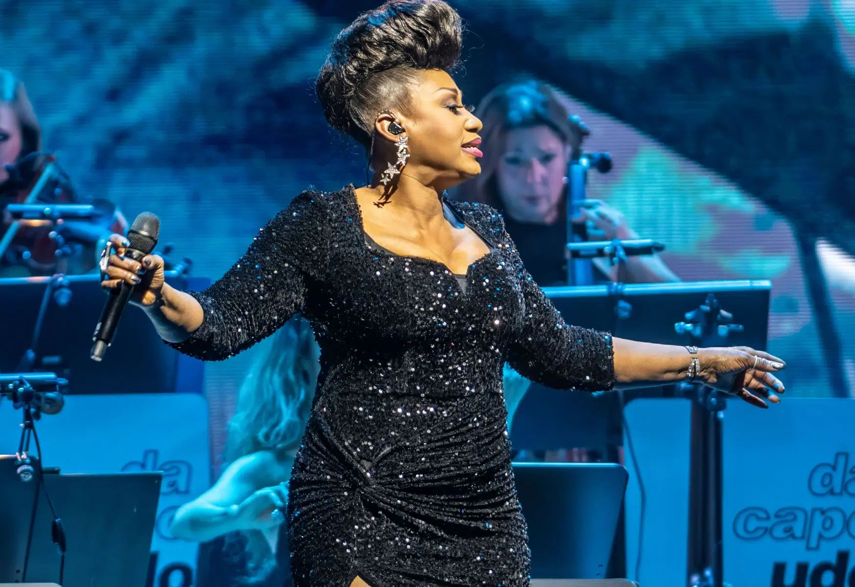 Foto: Helmut Dell, Da Capo Udo Jürgen mit dem Orchester Pepe Lenhadt in der SAP Arena Mannheim am 26-01-2026 Foto: Helmut Dell, Da Capo Udo Jürgen mit dem Orchester Pepe Lenhadt in der SAP Arena Mannheim am 26-01-2026