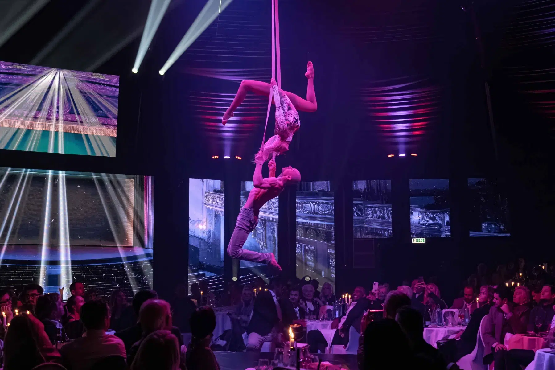 Premiere 10 Jahre WinterVarieté Heidelberg am 27.11.2025
Fotos © by Boris Korpak | bokopictures Premiere 10 Jahre WinterVarieté Heidelberg am 27.11.2025
Fotos © by Boris Korpak | bokopictures