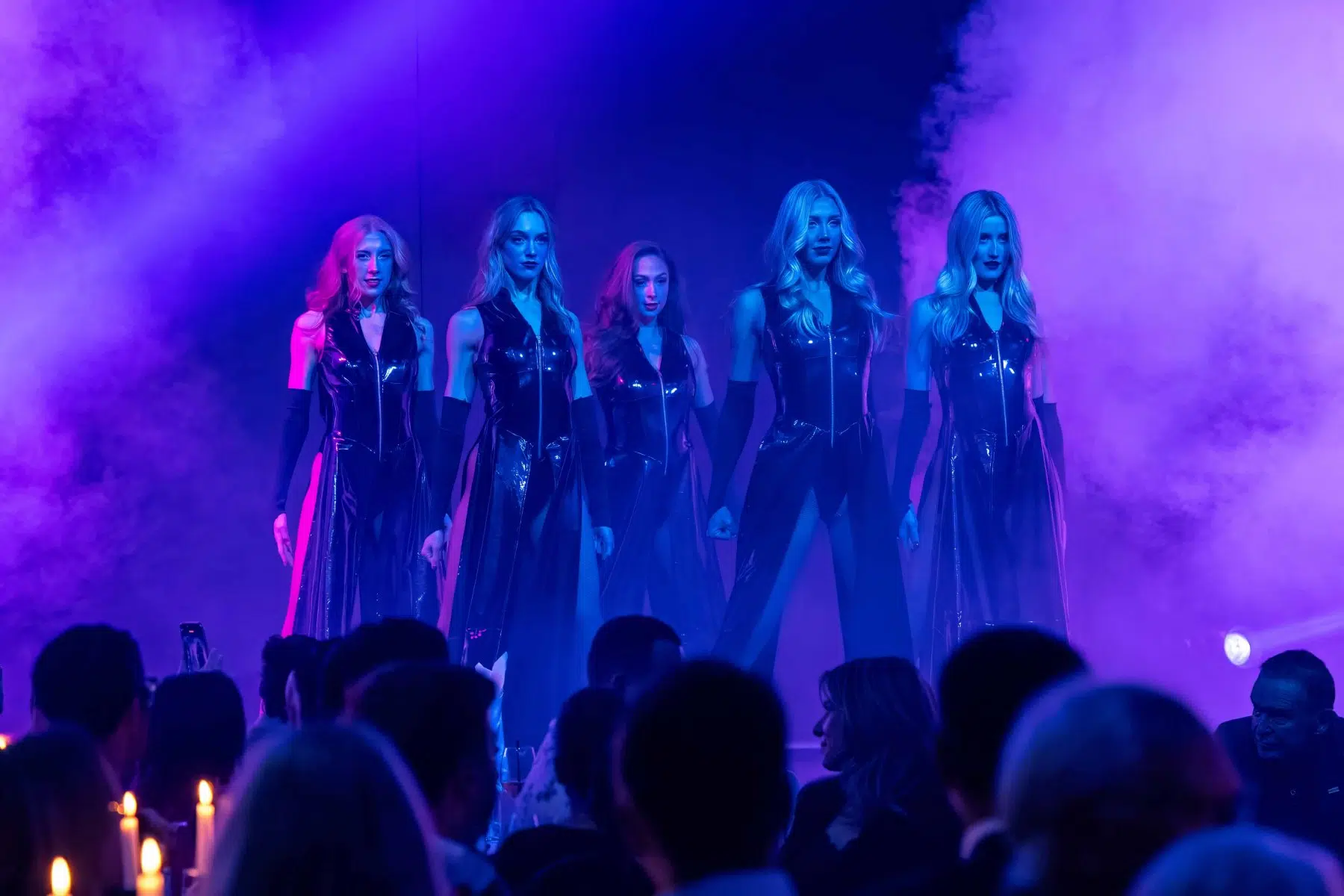 Premiere 10 Jahre WinterVarieté Heidelberg am 27.11.2025
Fotos © by Boris Korpak | bokopictures Premiere 10 Jahre WinterVarieté Heidelberg am 27.11.2025
Fotos © by Boris Korpak | bokopictures