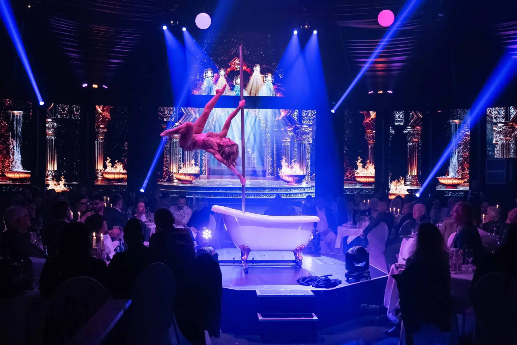 Premiere 10 Jahre WinterVarieté Heidelberg am 27.11.2025
Fotos © by Boris Korpak | bokopictures Premiere 10 Jahre WinterVarieté Heidelberg am 27.11.2025
Fotos © by Boris Korpak | bokopictures