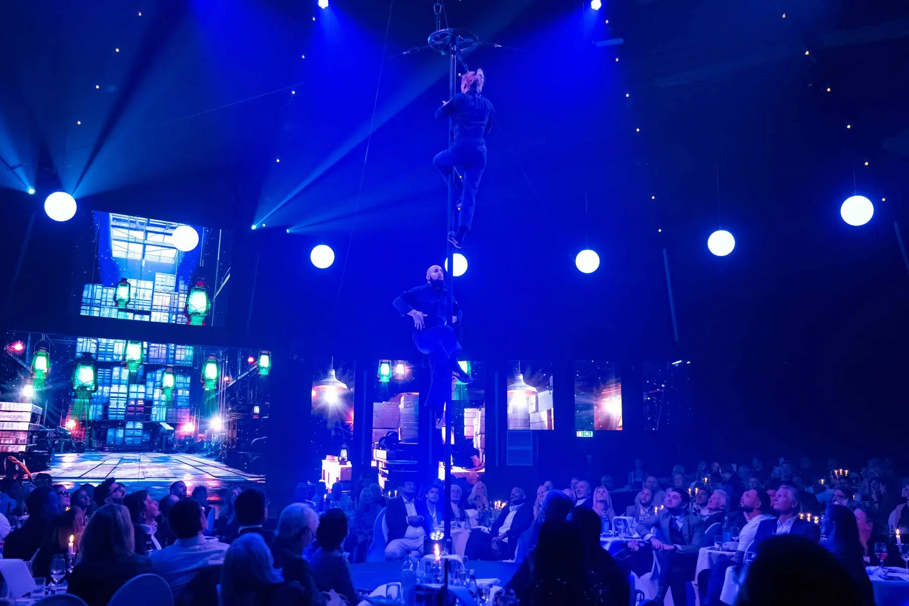 Premiere 10 Jahre WinterVarieté Heidelberg am 27.11.2025
Fotos © by Boris Korpak | bokopictures Premiere 10 Jahre WinterVarieté Heidelberg am 27.11.2025
Fotos © by Boris Korpak | bokopictures