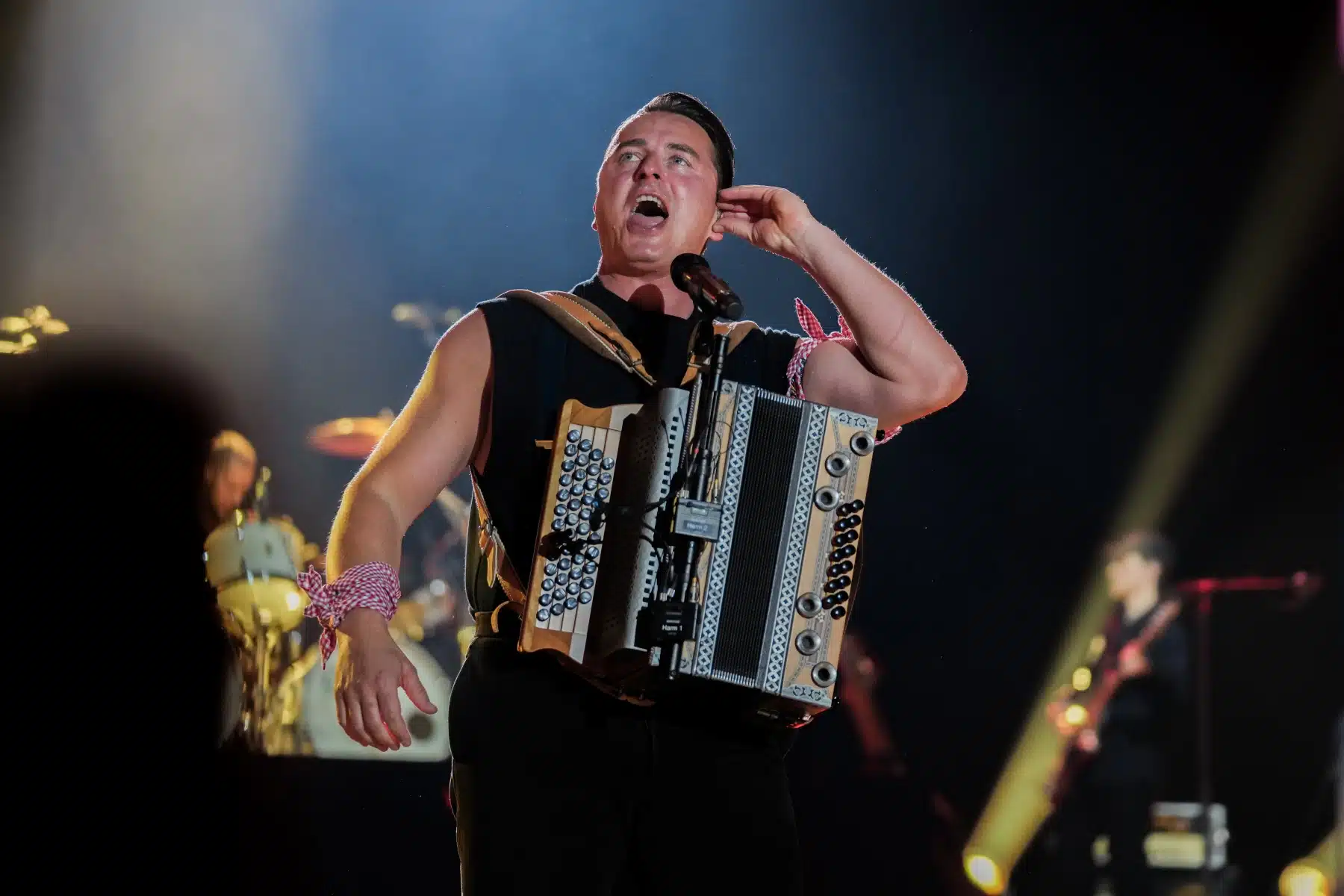 29.04.2023 Andreas Gabalier auf seiner Dirndl Wahnsinn Hulapalu Tour 2023 in der Festhalle Frankfurt. 29.04.2023 Andreas Gabalier auf seiner Dirndl Wahnsinn Hulapalu Tour 2023 in der Festhalle Frankfurt.