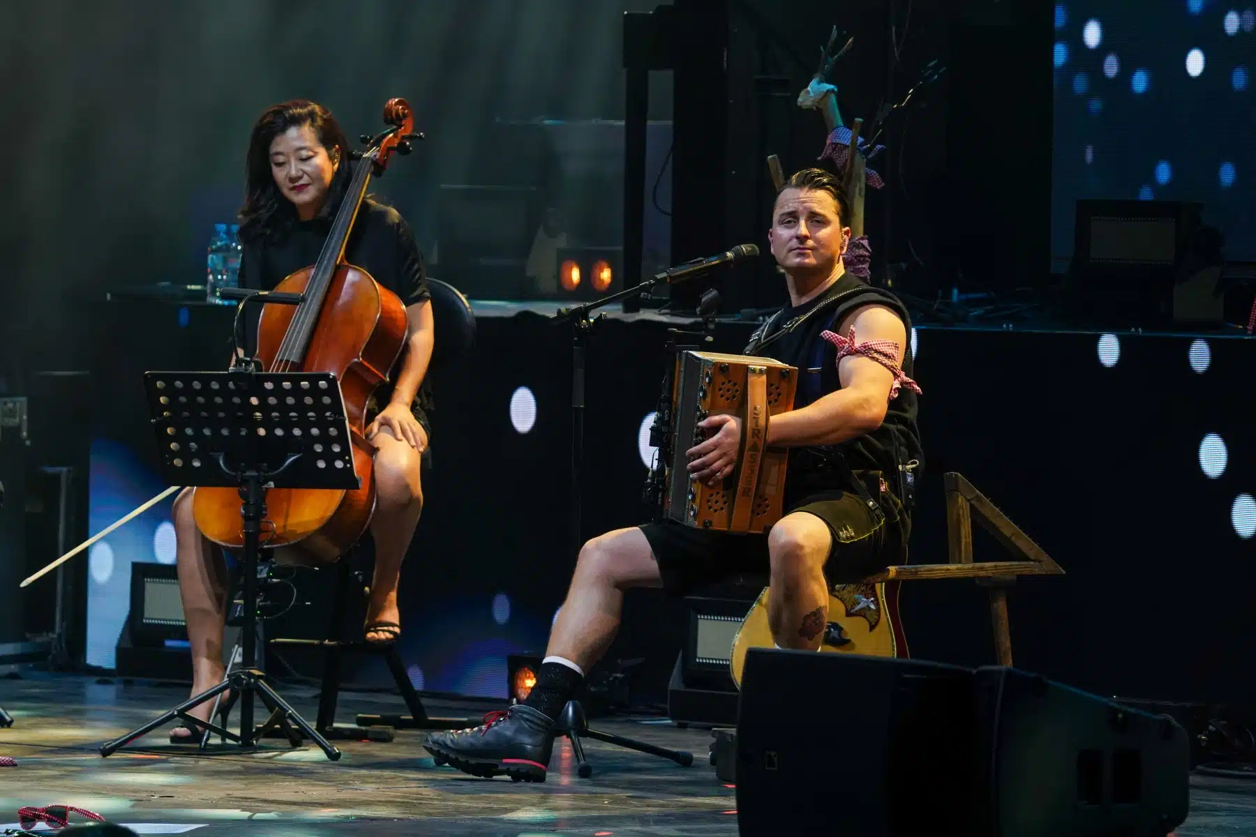 29.04.2023 Andreas Gabalier auf seiner Dirndl Wahnsinn Hulapalu Tour 2023 in der Festhalle Frankfurt. 29.04.2023 Andreas Gabalier auf seiner Dirndl Wahnsinn Hulapalu Tour 2023 in der Festhalle Frankfurt.