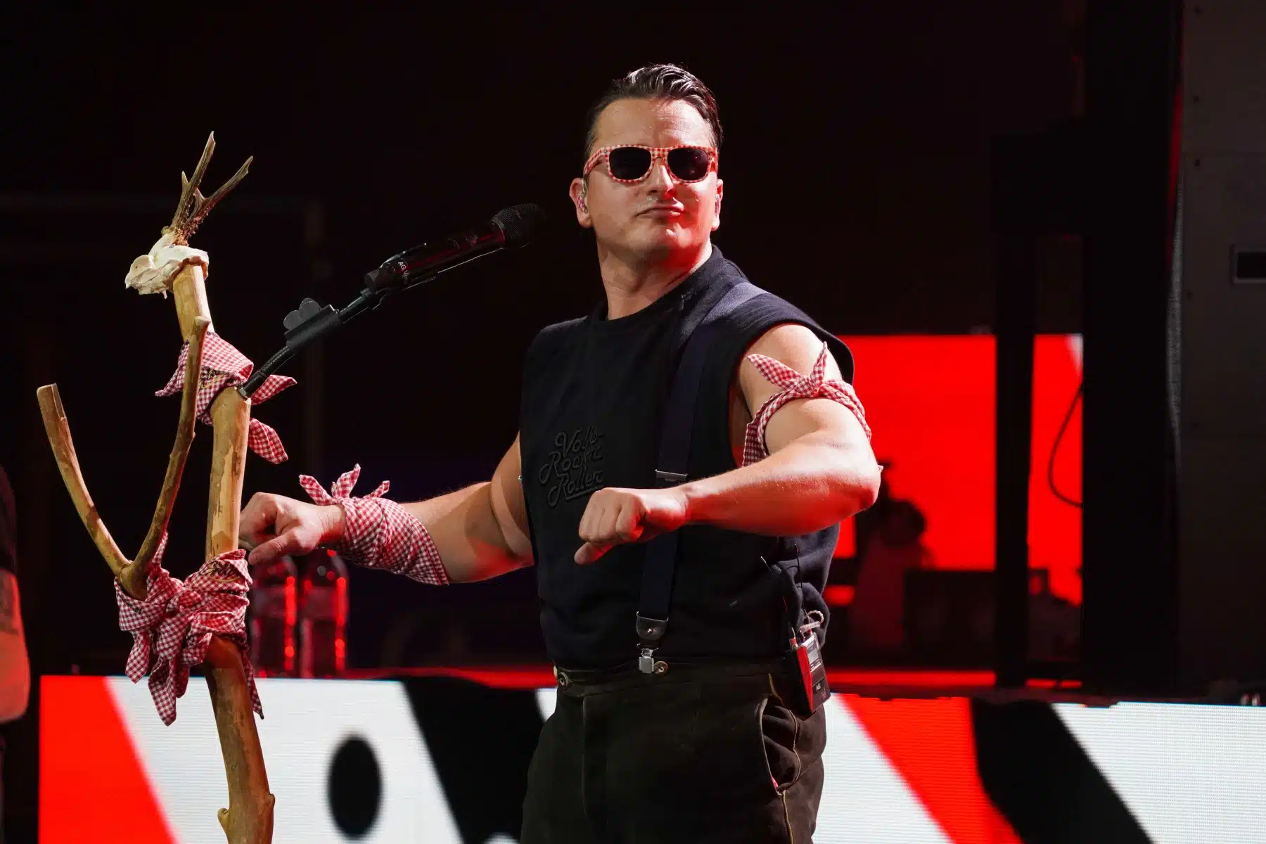 29.04.2023 Andreas Gabalier auf seiner Dirndl Wahnsinn Hulapalu Tour 2023 in der Festhalle Frankfurt. 29.04.2023 Andreas Gabalier auf seiner Dirndl Wahnsinn Hulapalu Tour 2023 in der Festhalle Frankfurt.