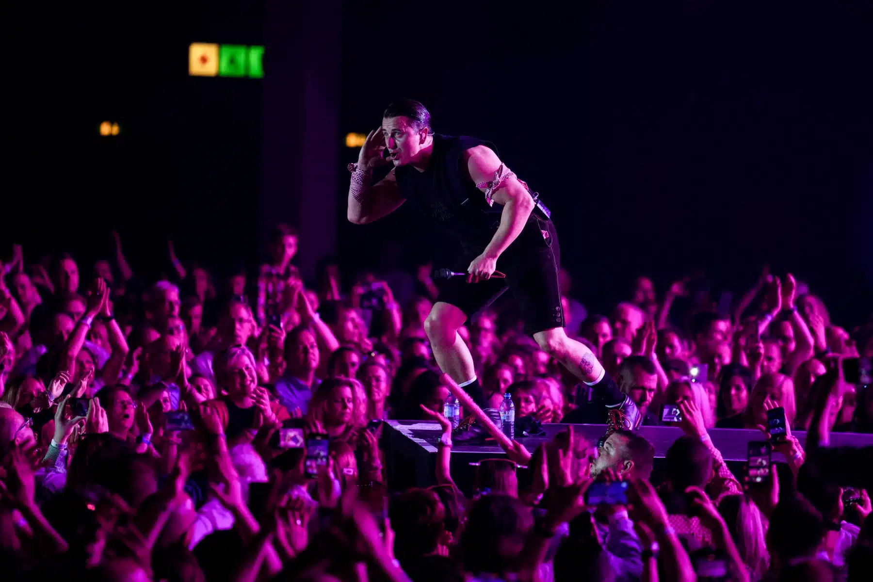 29.04.2023 Andreas Gabalier auf seiner Dirndl Wahnsinn Hulapalu Tour 2023 in der Festhalle Frankfurt. 29.04.2023 Andreas Gabalier auf seiner Dirndl Wahnsinn Hulapalu Tour 2023 in der Festhalle Frankfurt.